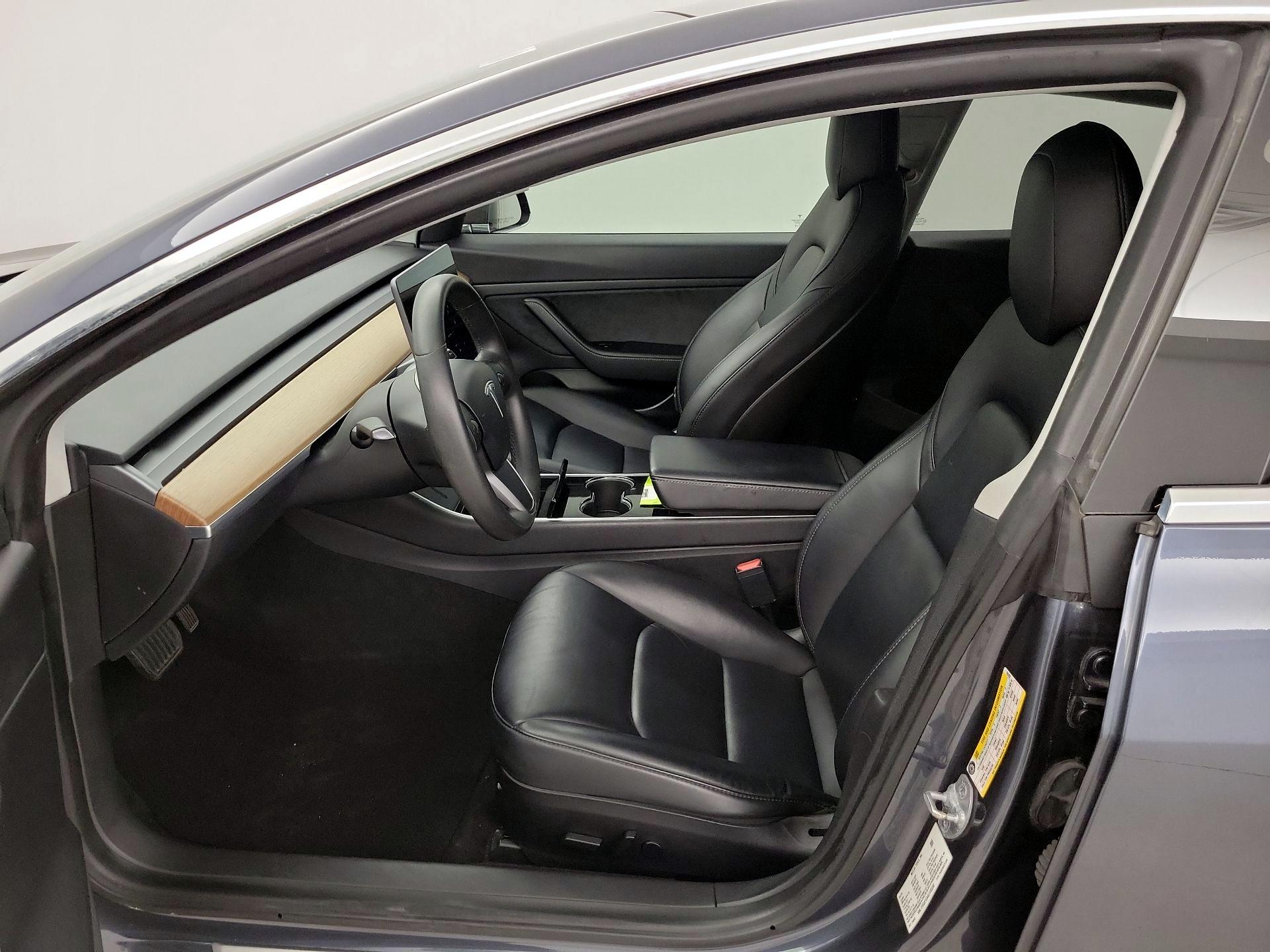 Thumbnail: 2020 Tesla Model 3 - 11