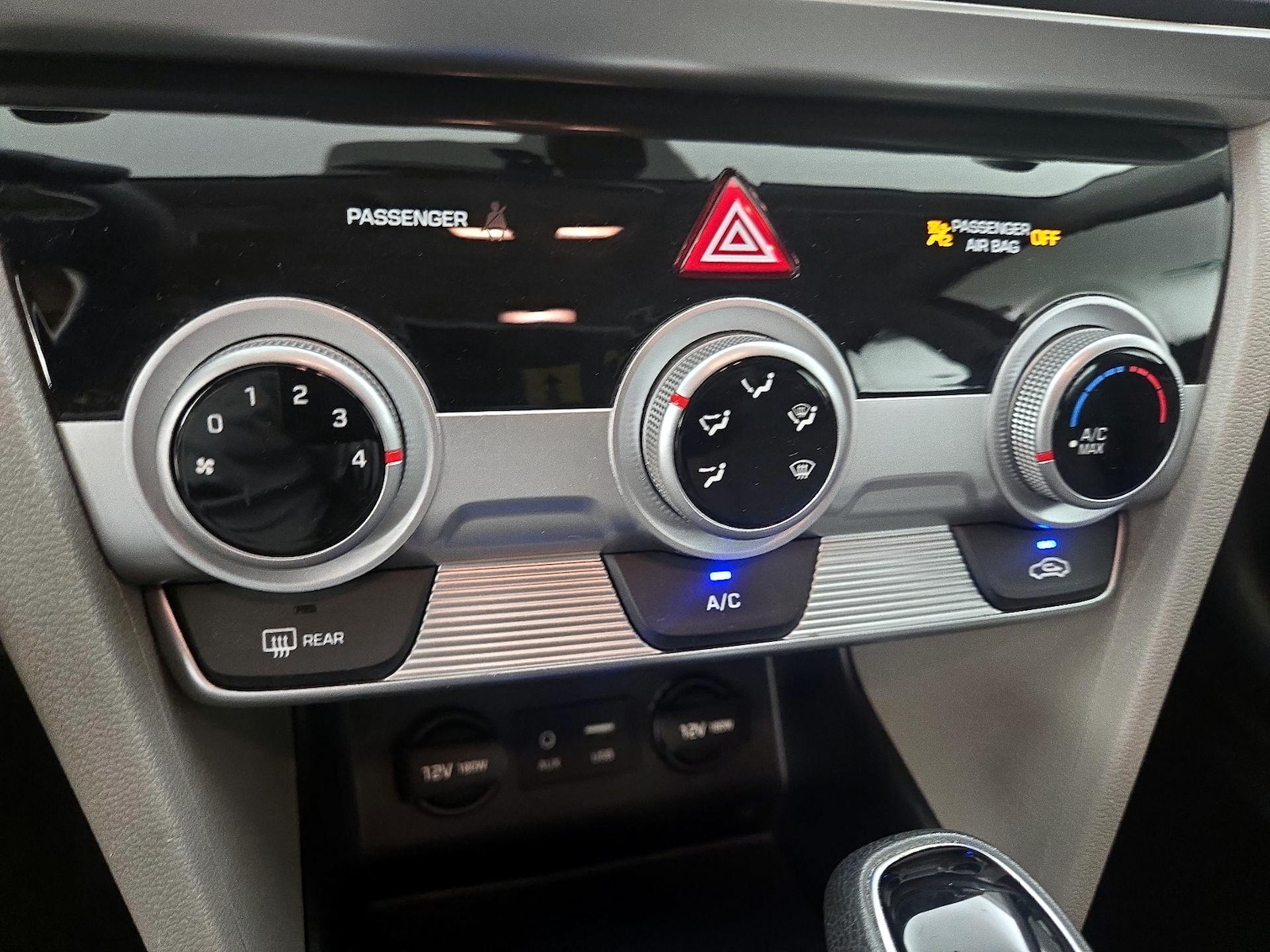 2019 Hyundai Elantra SEL - Photo 17