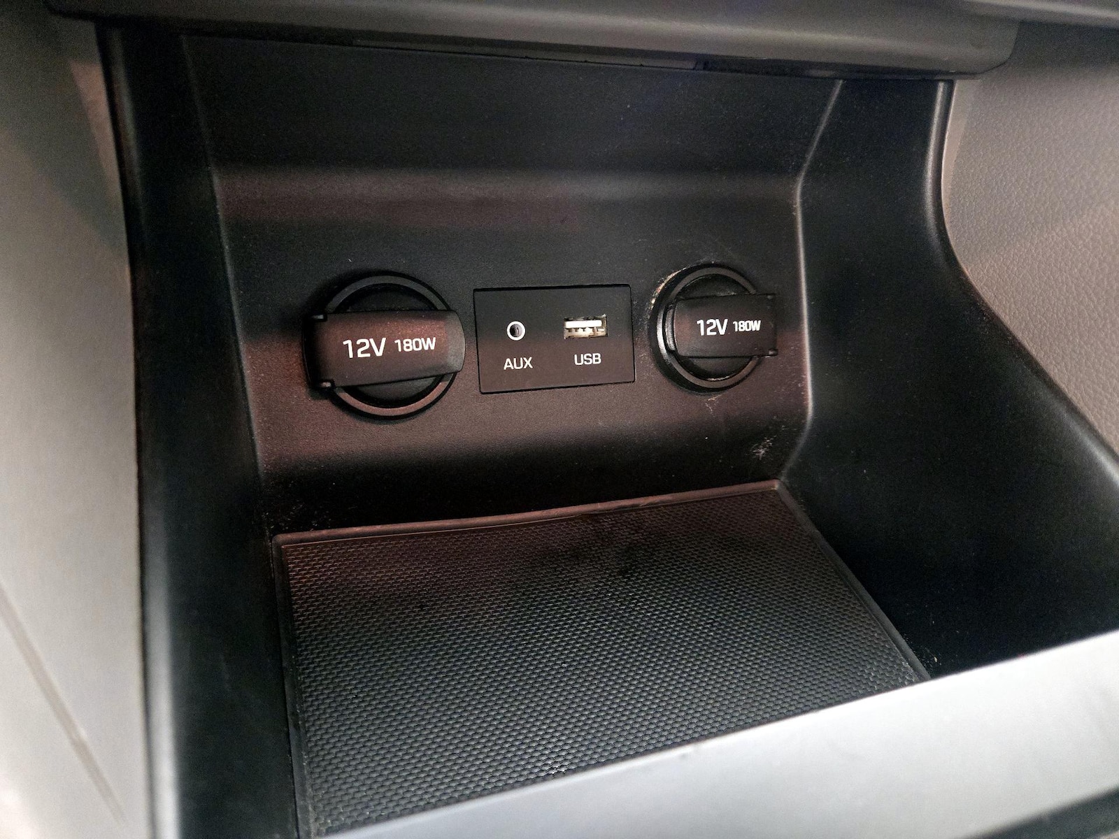 2019 Hyundai Elantra SEL - Photo 19