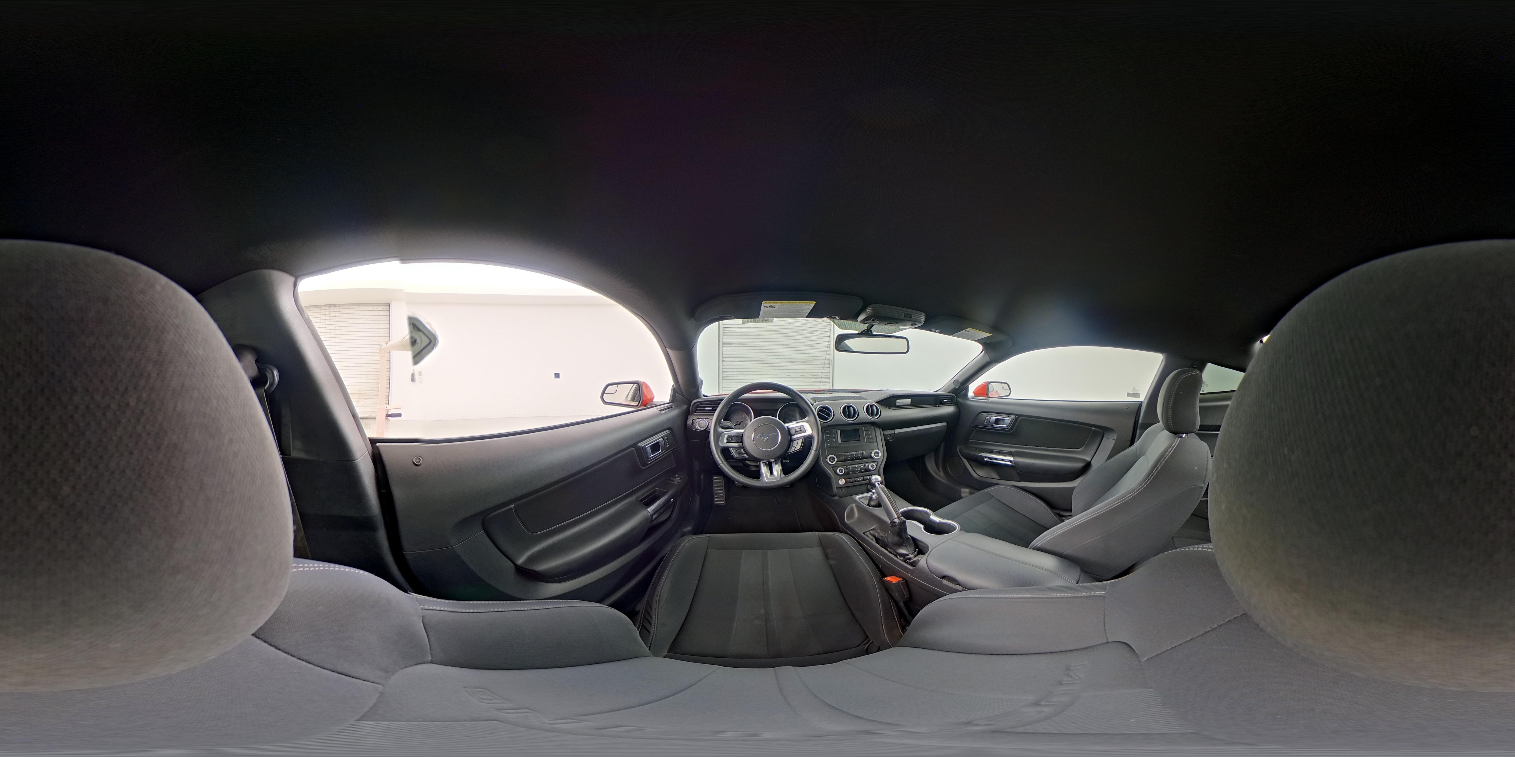 2019 Ford Mustang EcoBoost - Photo 23
