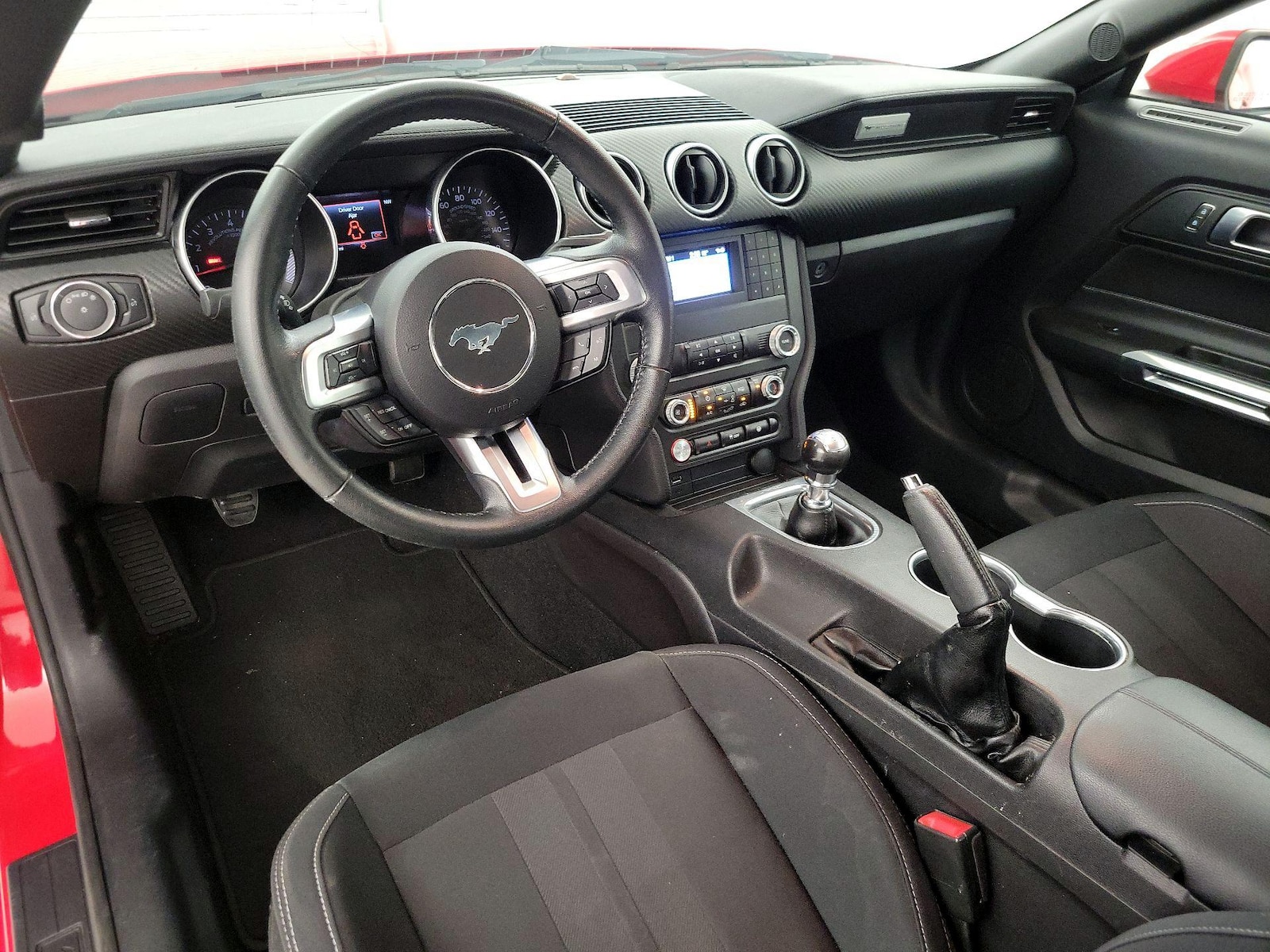 2019 Ford Mustang EcoBoost - Photo 8