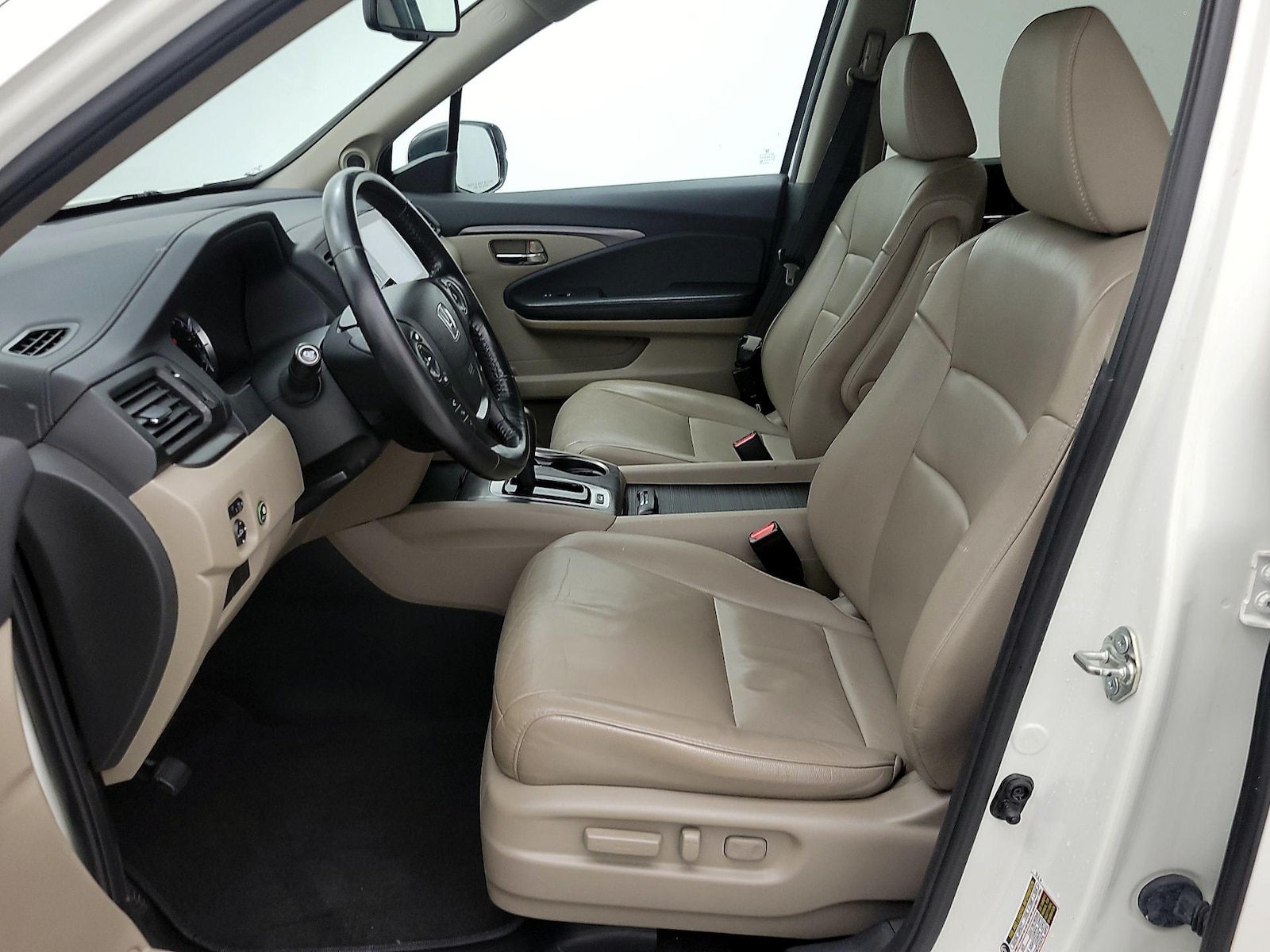 2016 Honda Pilot EX-L - Photo 12