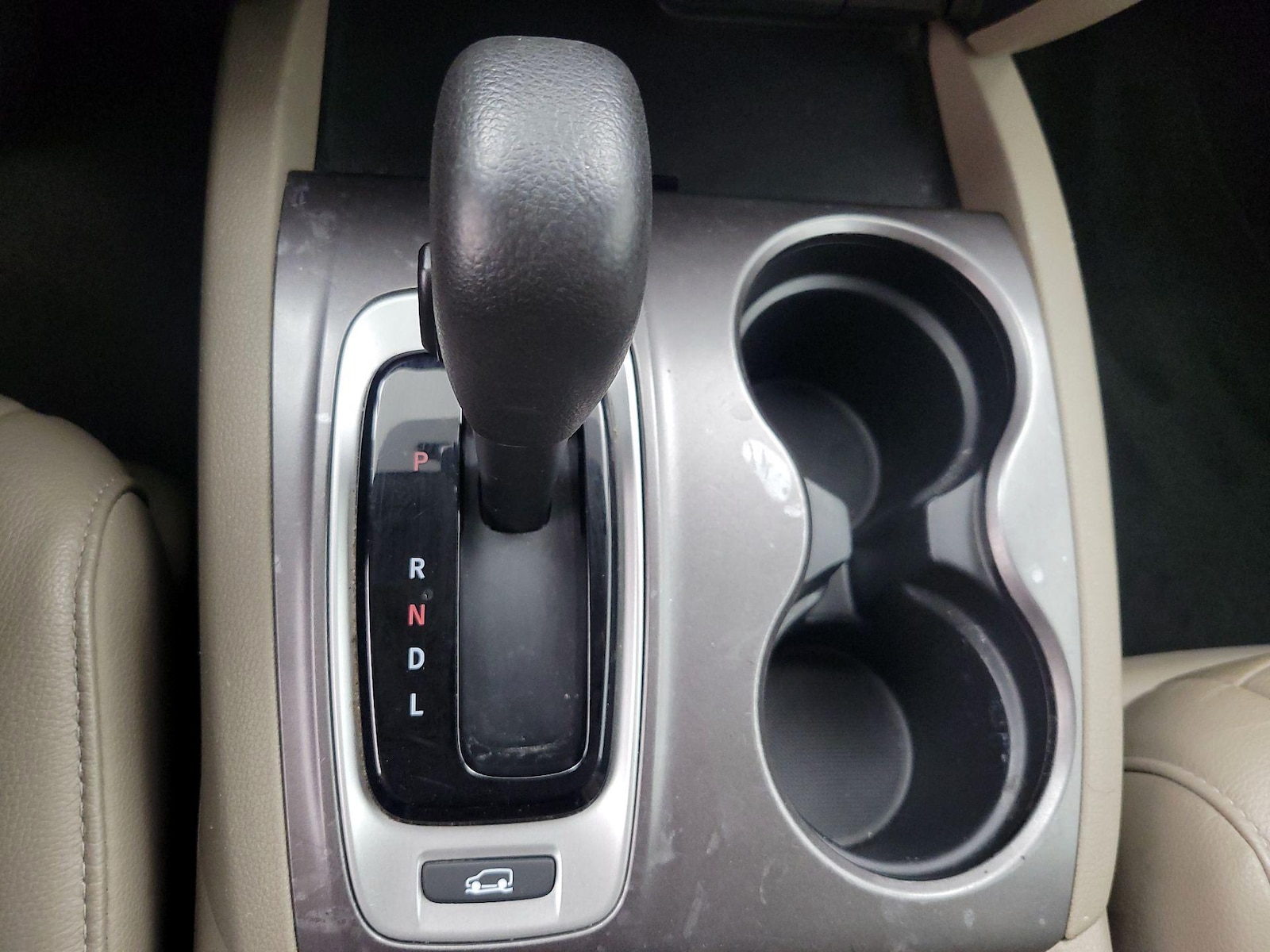 2016 Honda Pilot EX-L - Photo 18
