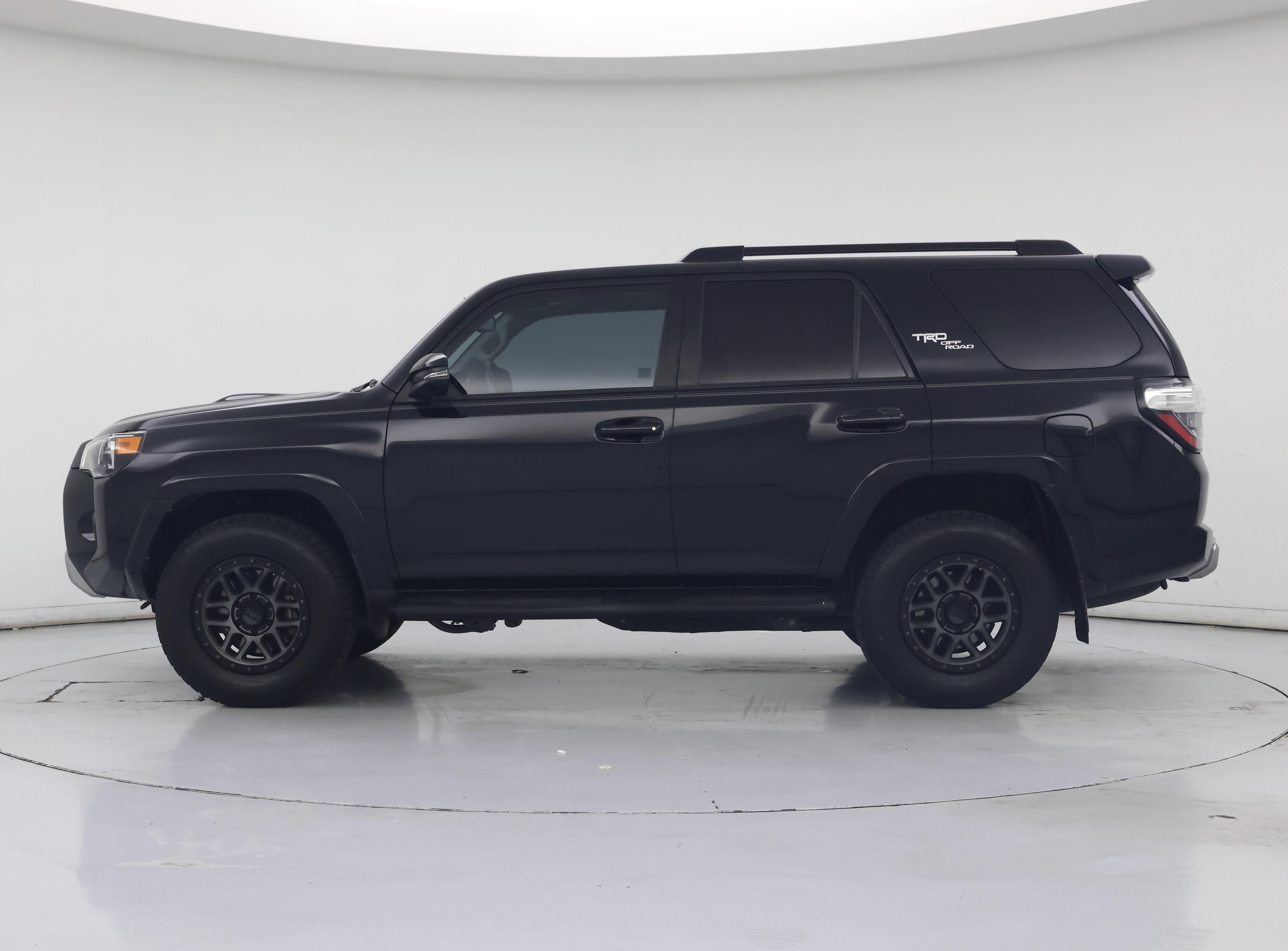 Thumbnail: 2019 Toyota 4Runner - 3