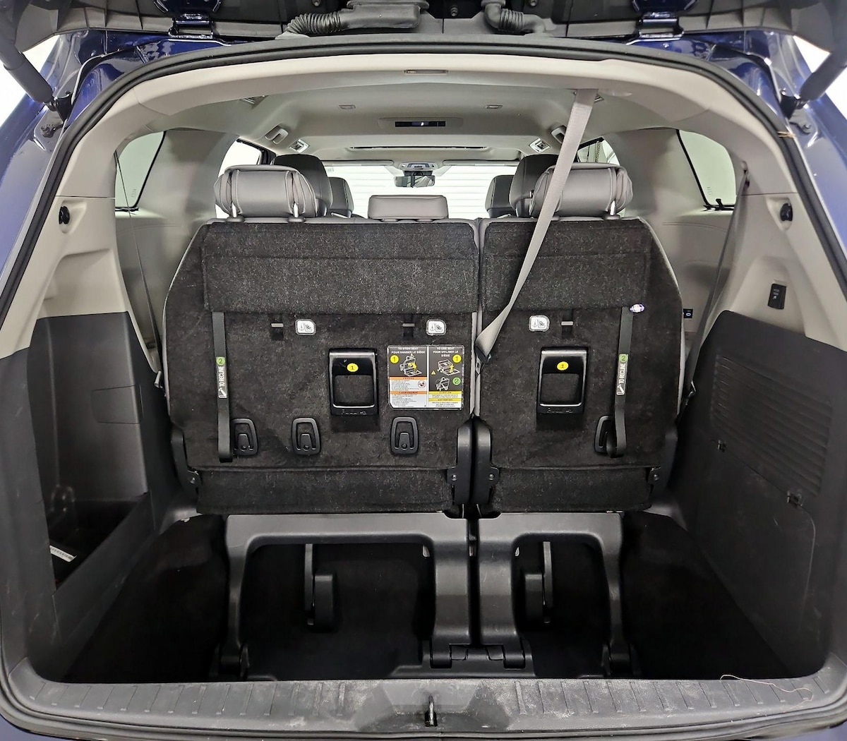 Trunk/Cargo (Seats Up)