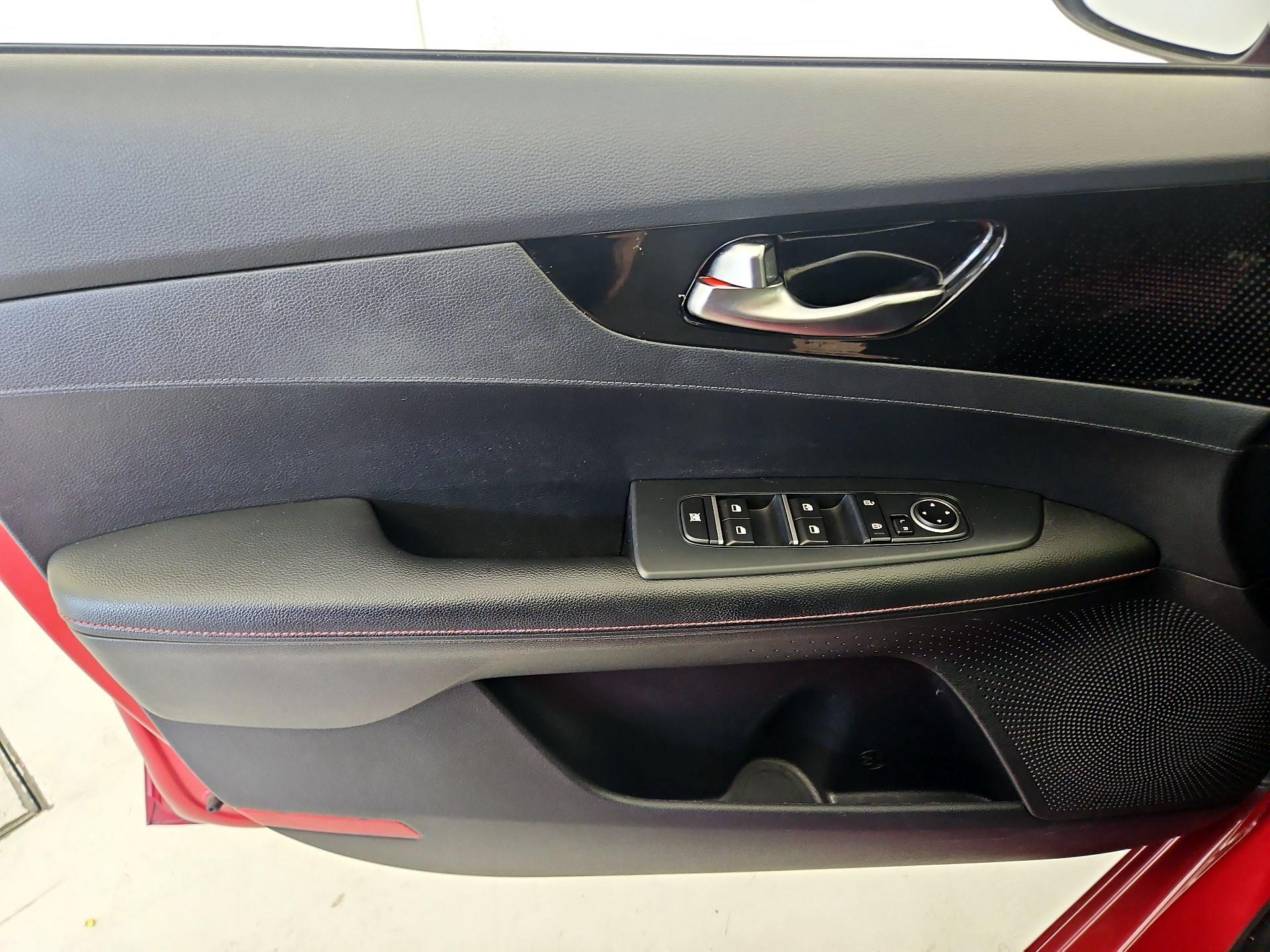 Thumbnail: 2020 Kia Forte - 12