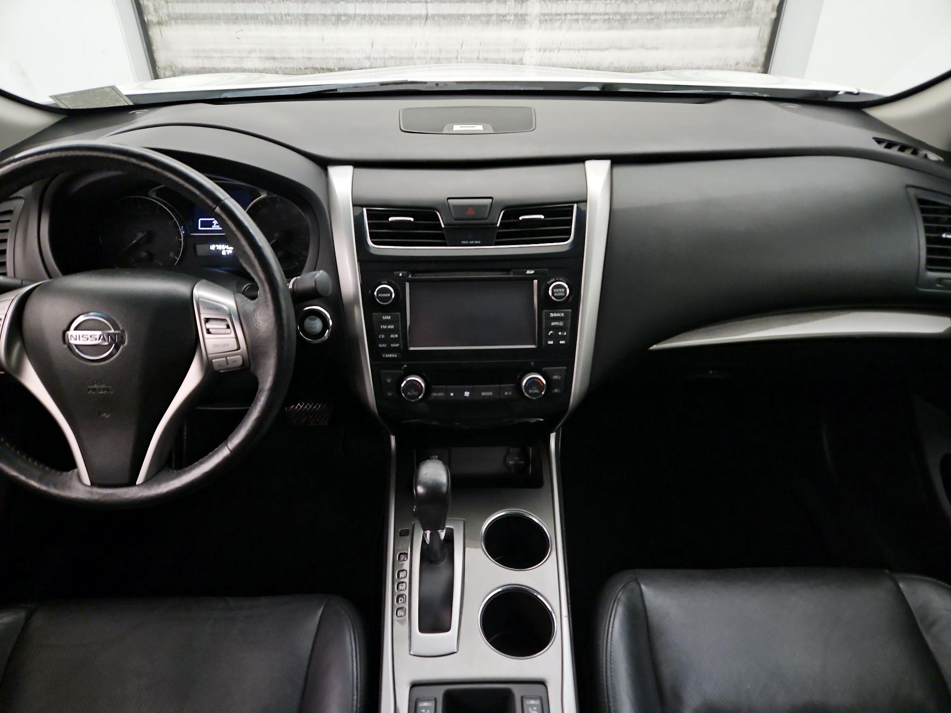 Thumbnail: 2015 Nissan Altima - 9