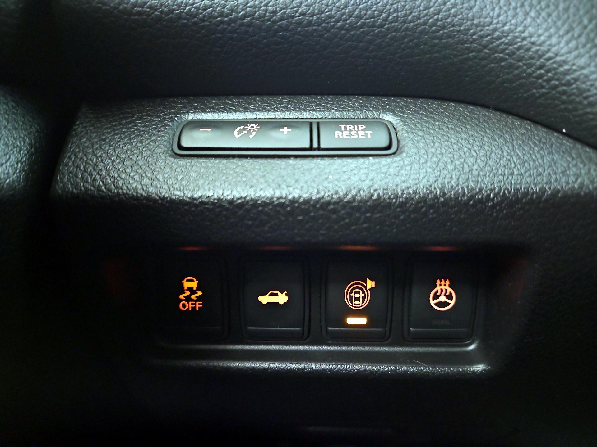 Thumbnail: 2015 Nissan Altima - 13