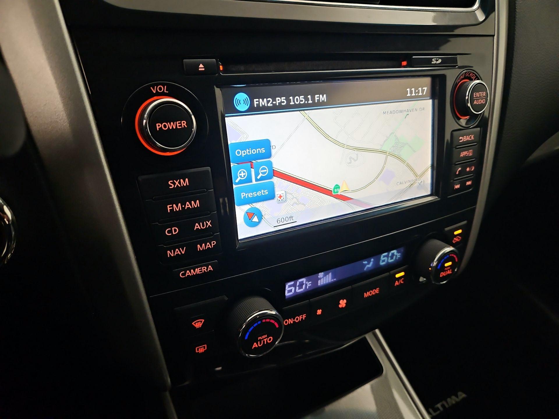 Thumbnail: 2015 Nissan Altima - 14