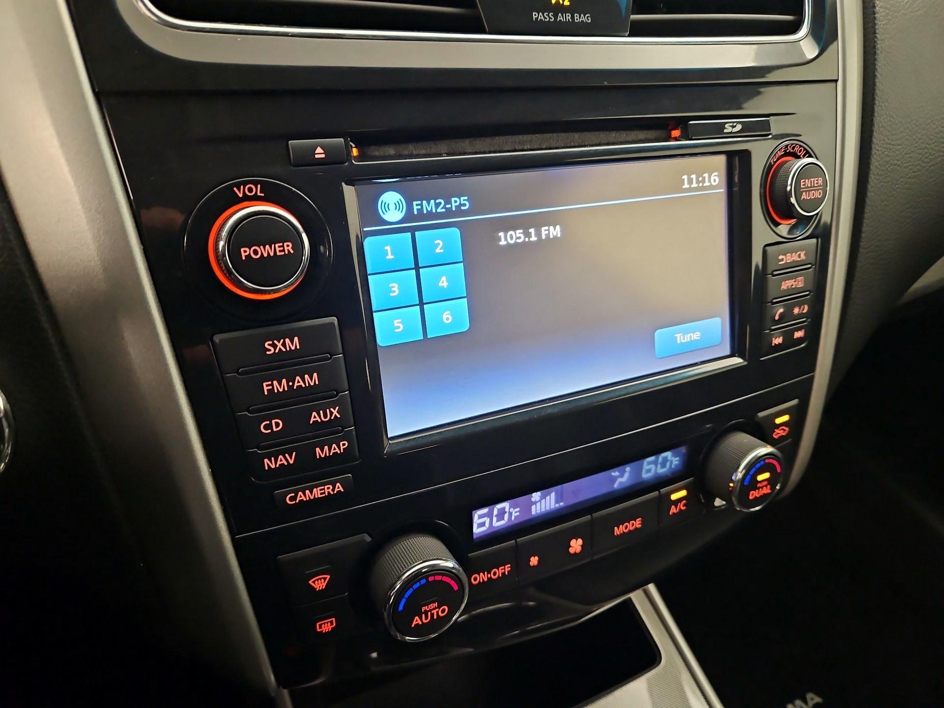 Thumbnail: 2015 Nissan Altima - 16