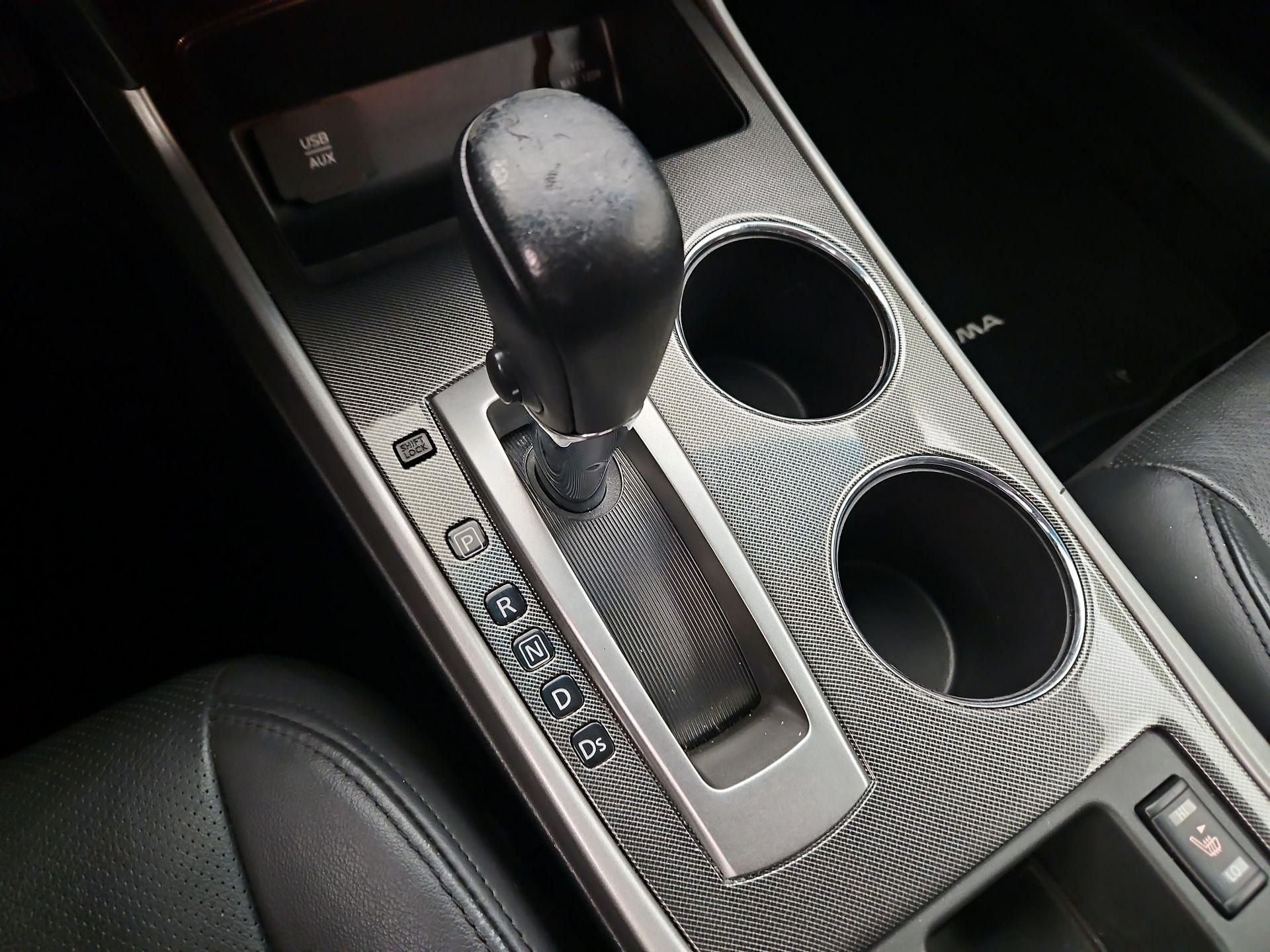 Thumbnail: 2015 Nissan Altima - 18
