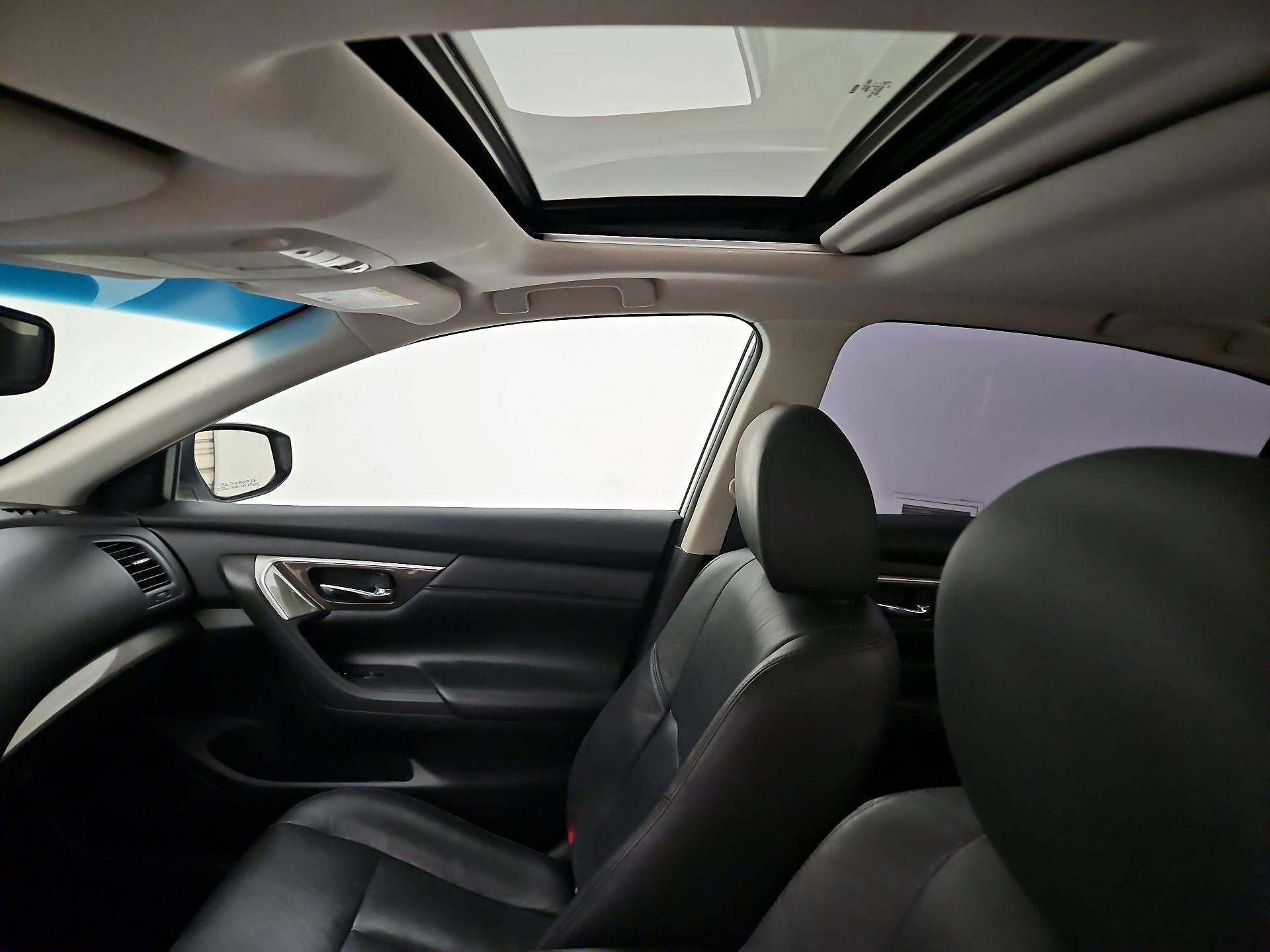 Thumbnail: 2015 Nissan Altima - 20