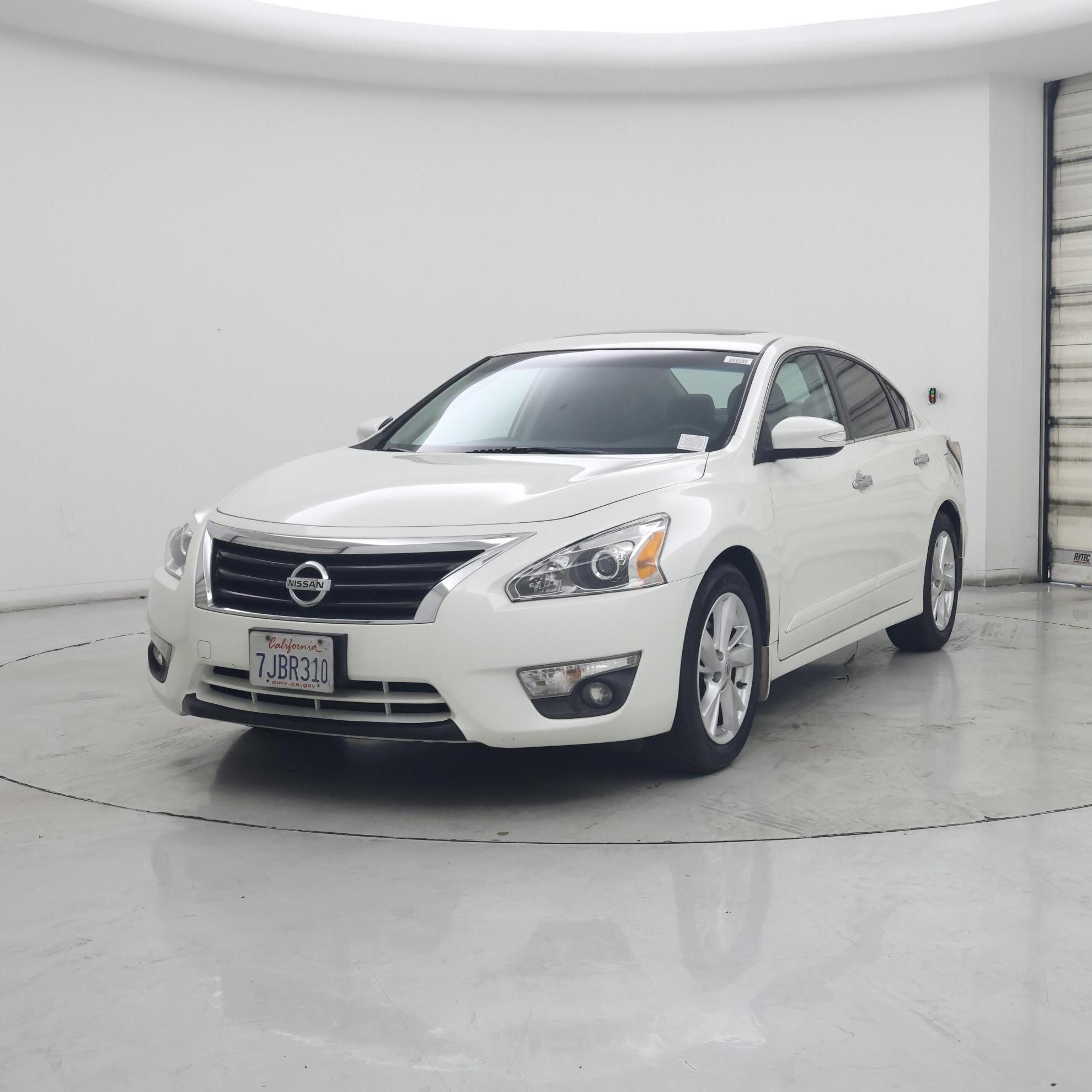 Thumbnail: 2015 Nissan Altima - 4