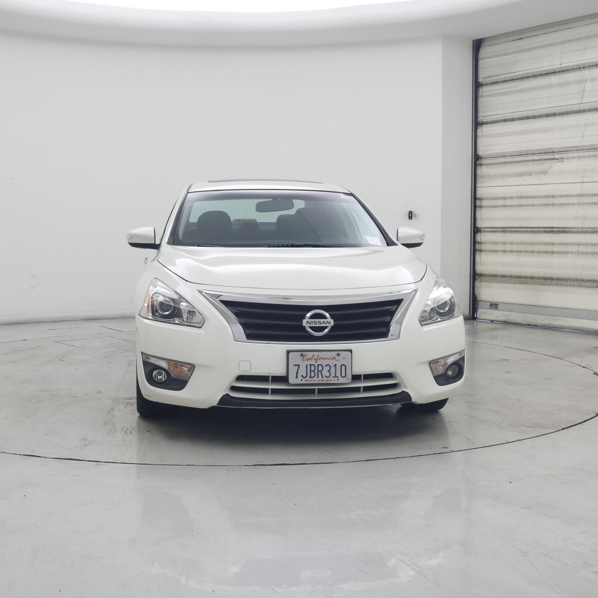 Thumbnail: 2015 Nissan Altima - 5