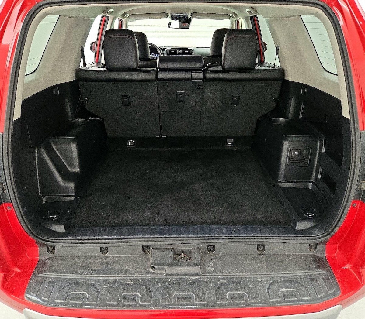 Trunk/Cargo (Seats Up)