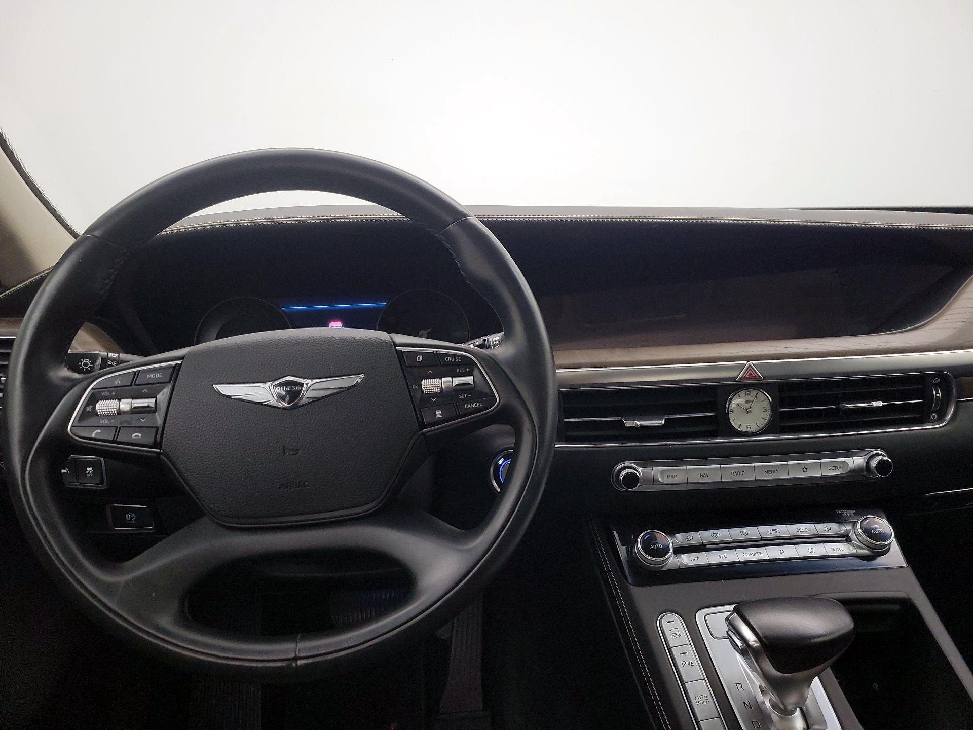 Thumbnail: 2021 Genesis G90 - 9