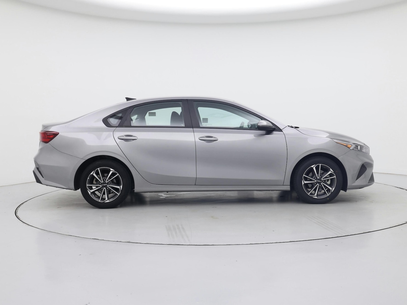2023 Kia Forte LXS - Photo 8