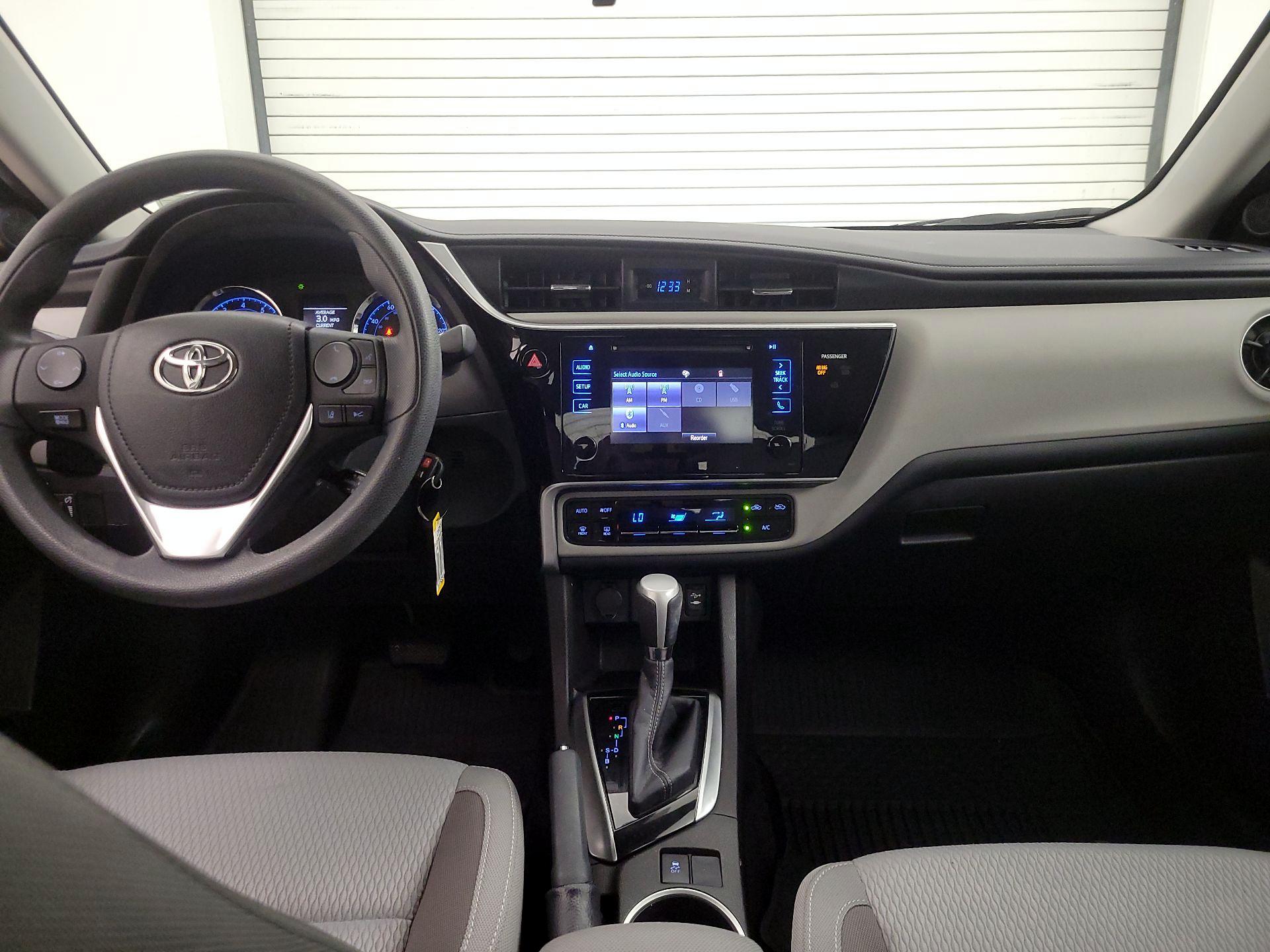 Thumbnail: 2017 Toyota Corolla - 9