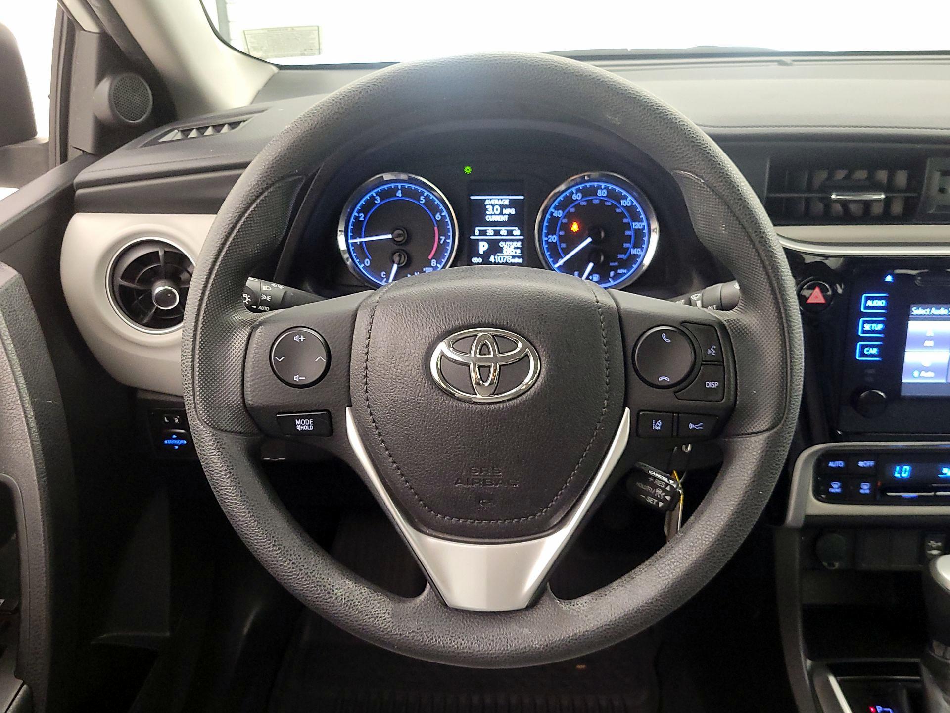 Thumbnail: 2017 Toyota Corolla - 10