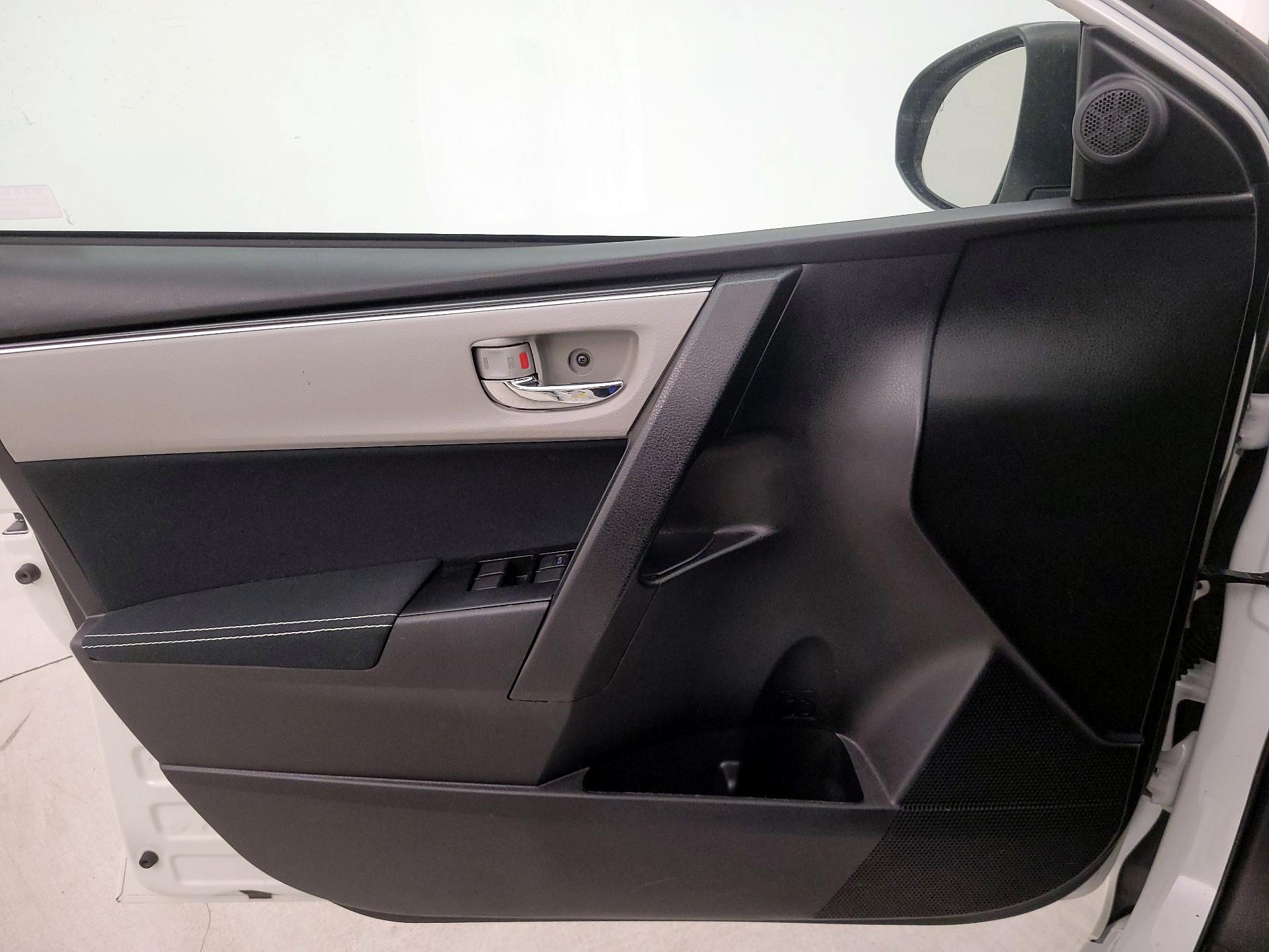 Thumbnail: 2017 Toyota Corolla - 12