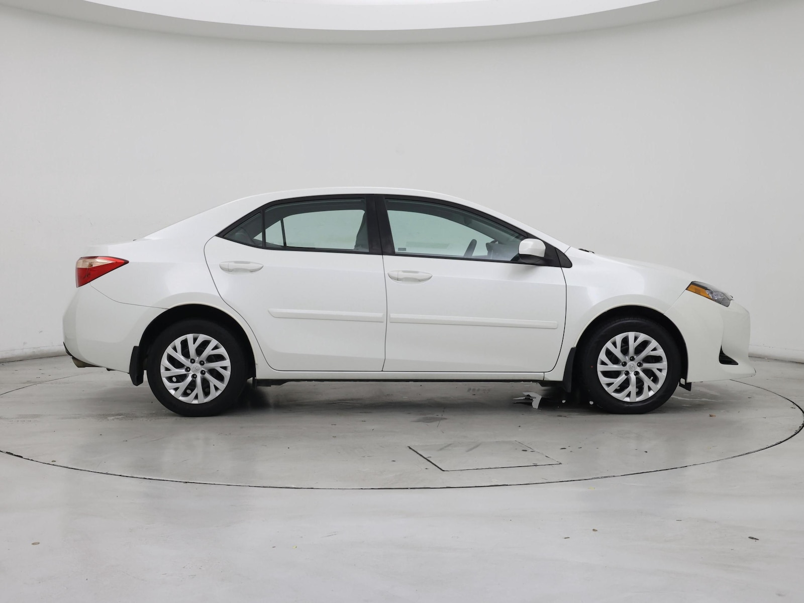 2017 Toyota Corolla LE - Photo 8
