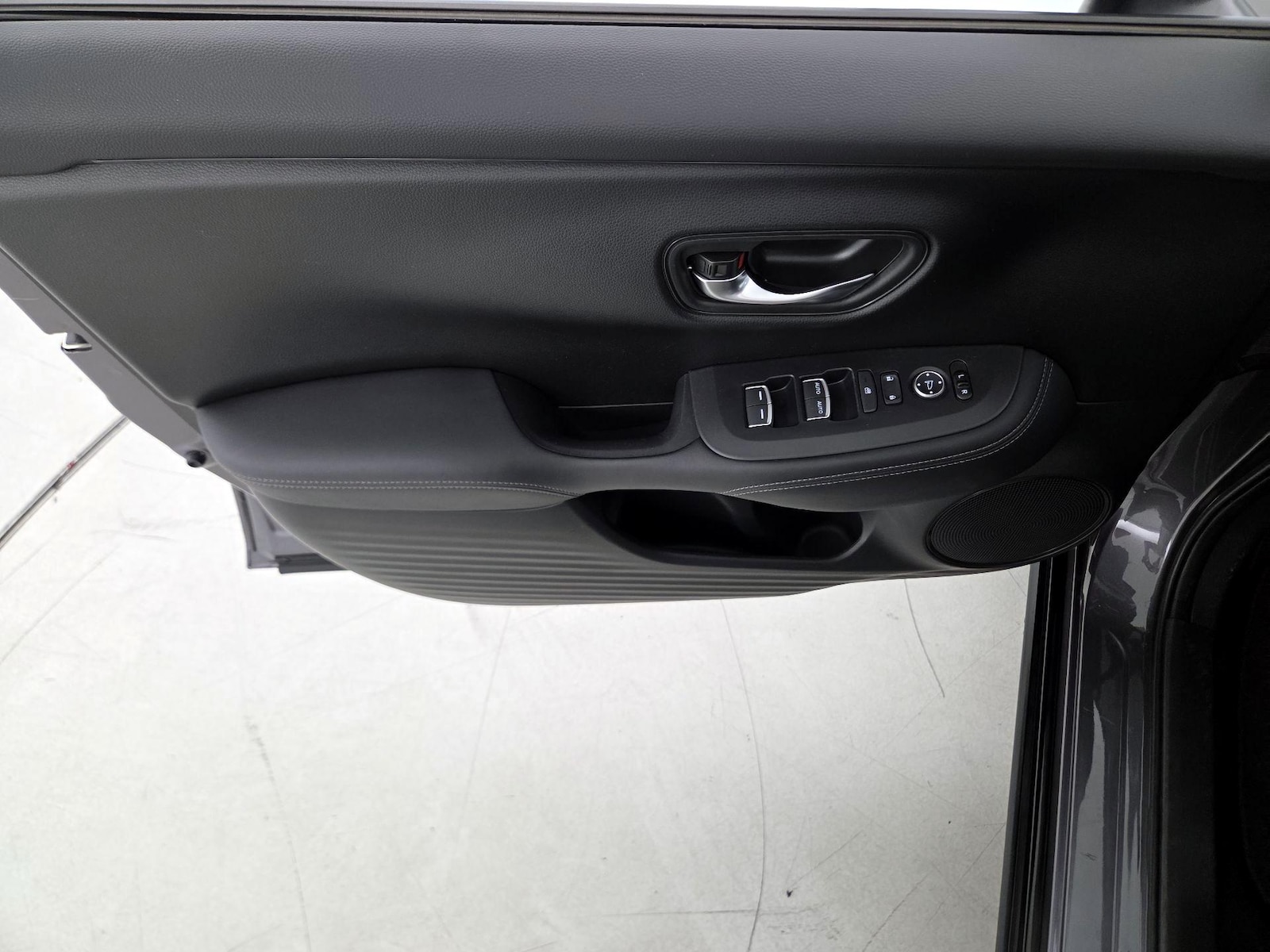 2025 Honda HR-V EX-L - Photo 13