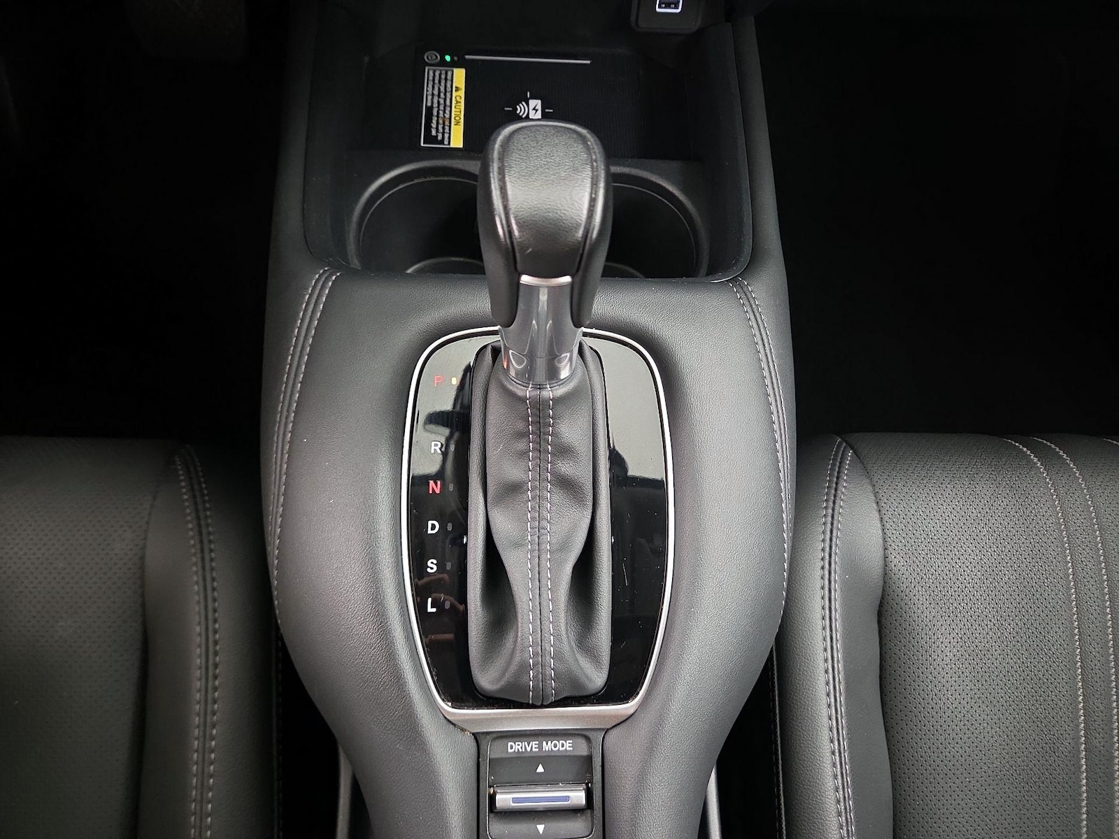 2025 Honda HR-V EX-L - Photo 18