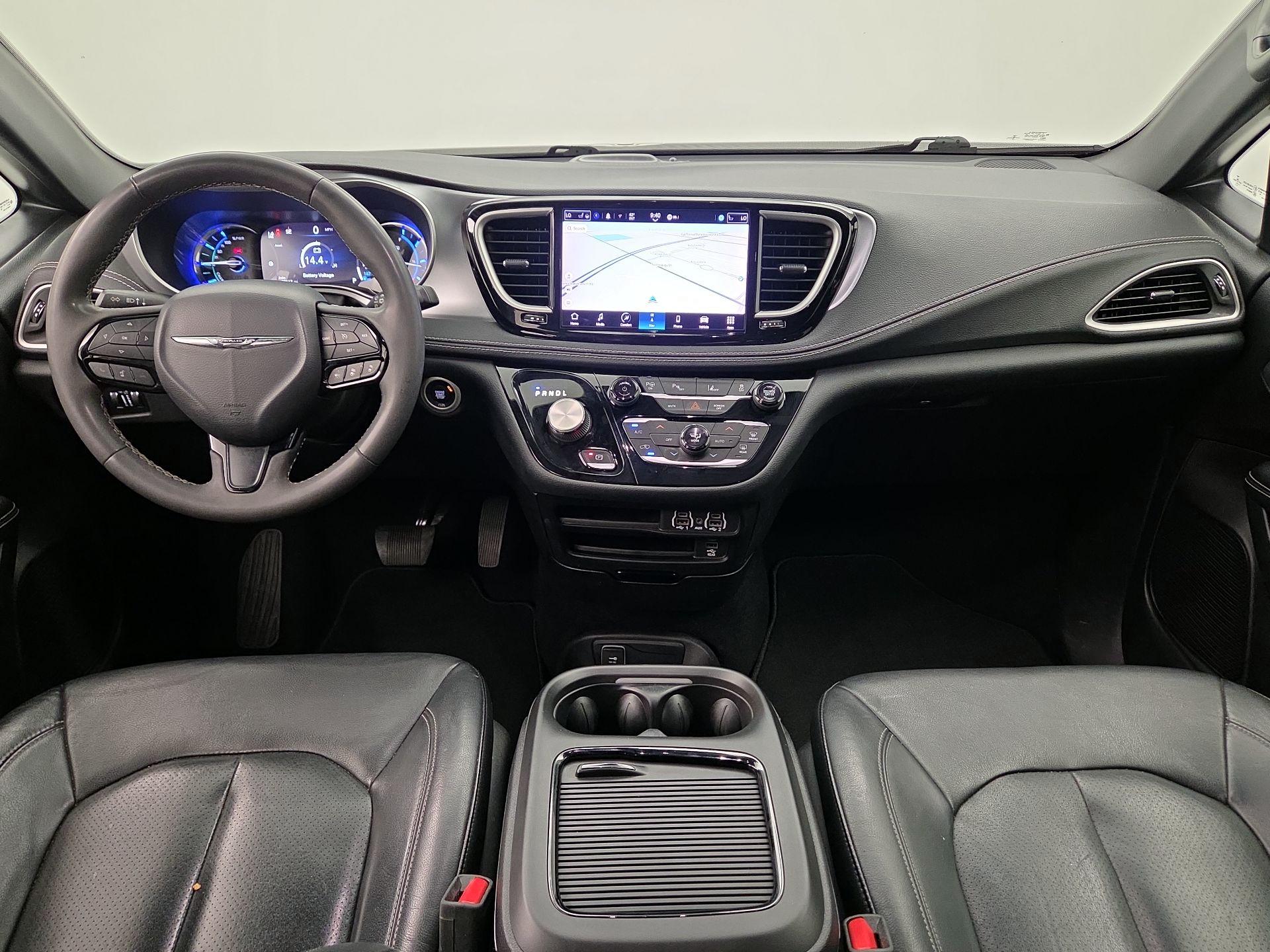 Thumbnail: 2022 Chrysler Pacifica - 9