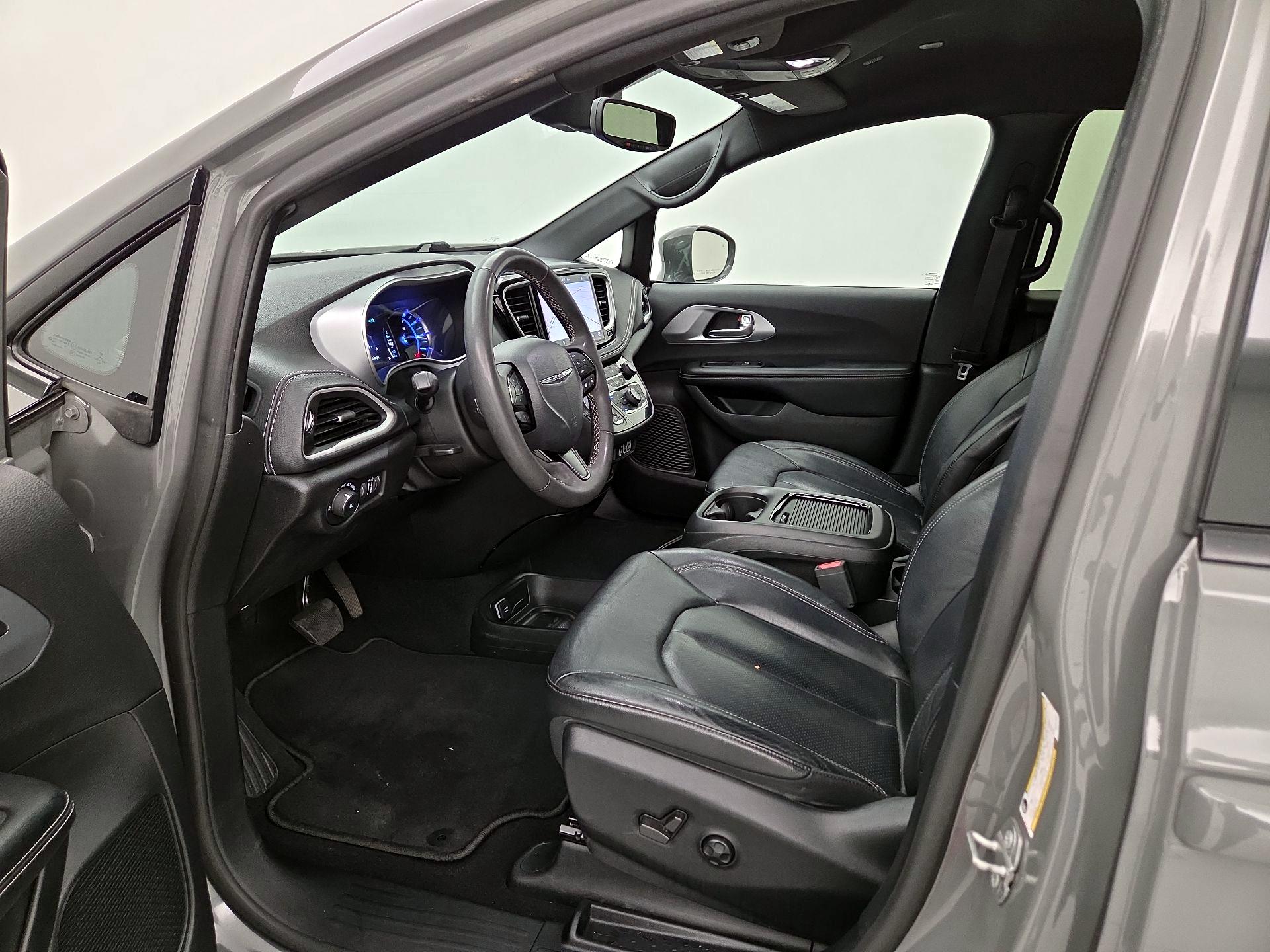 Thumbnail: 2022 Chrysler Pacifica - 11