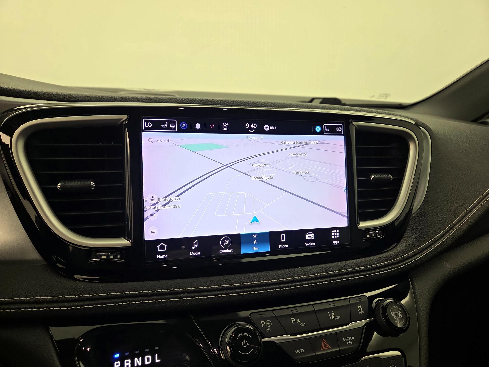 Thumbnail: 2022 Chrysler Pacifica - 14