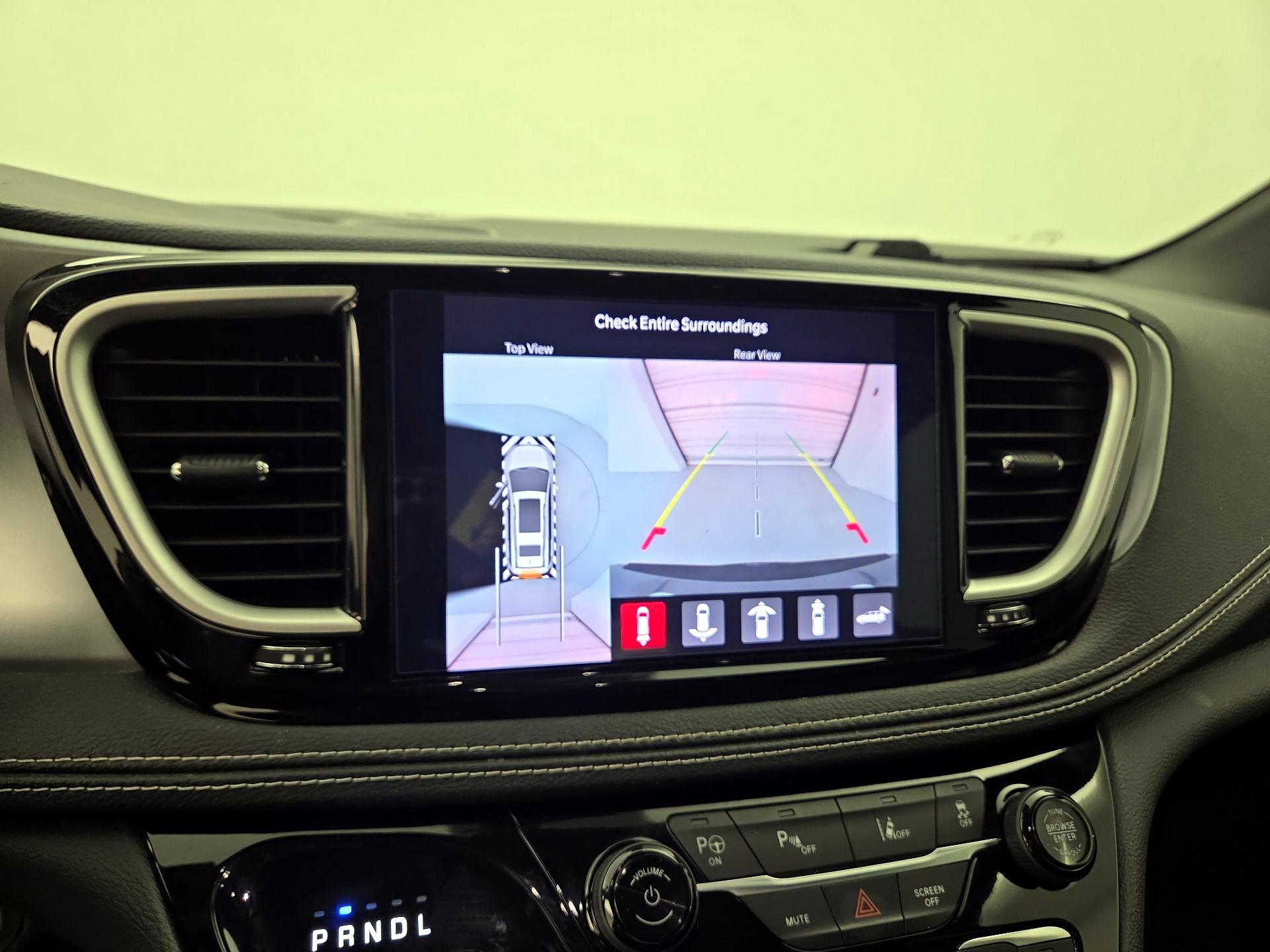 Thumbnail: 2022 Chrysler Pacifica - 15