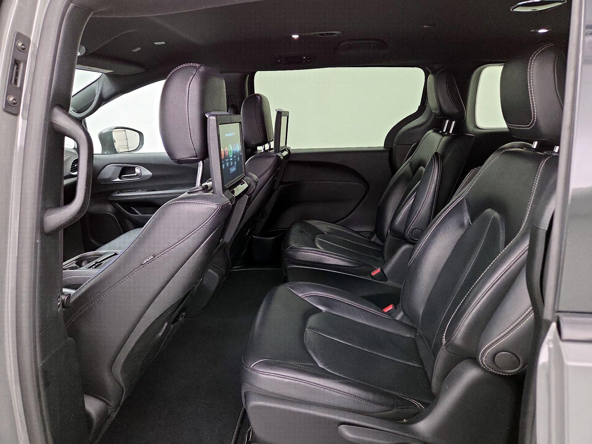 Thumbnail: 2022 Chrysler Pacifica - 20