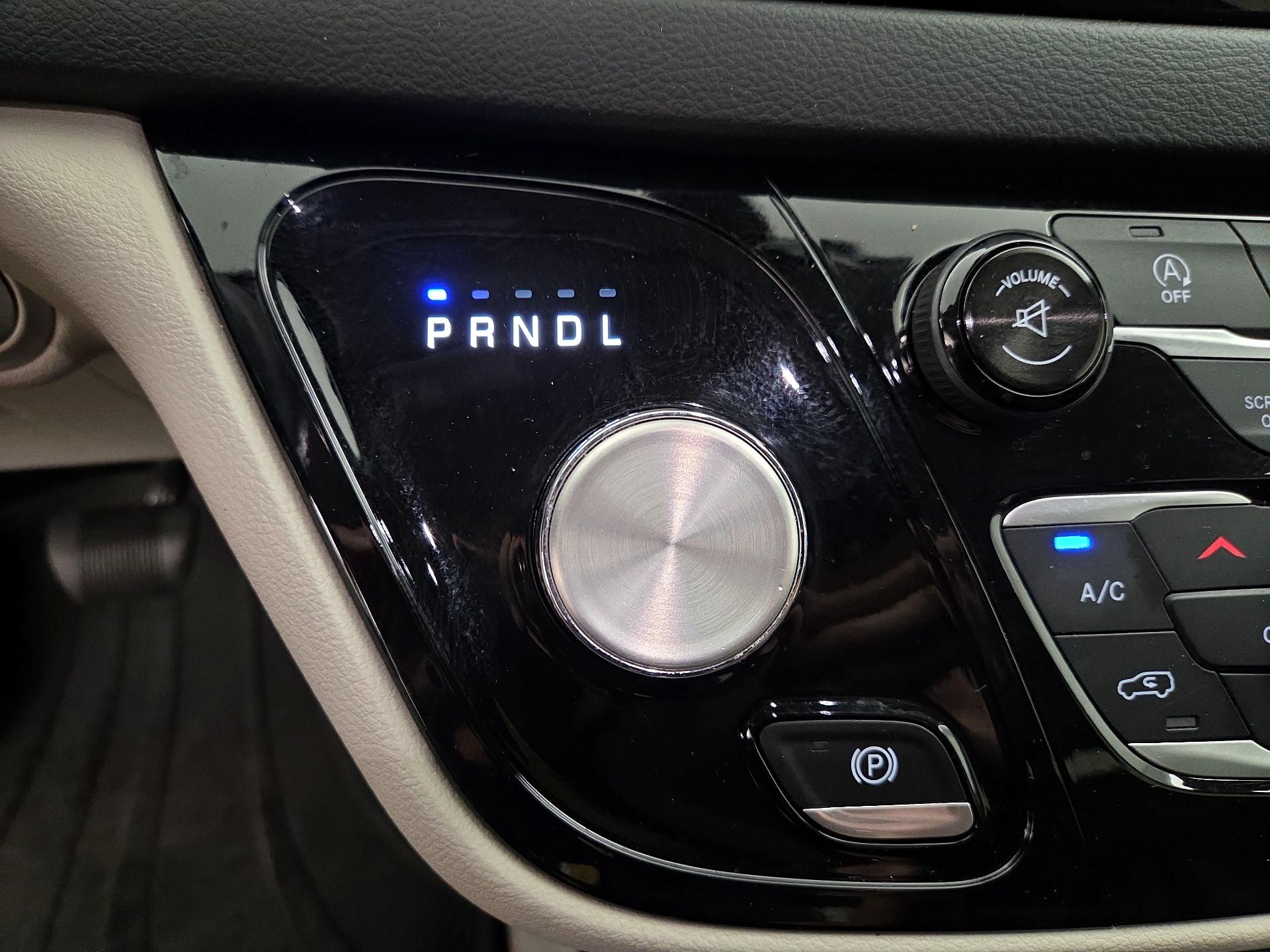 Thumbnail: 2017 Chrysler Pacifica - 17