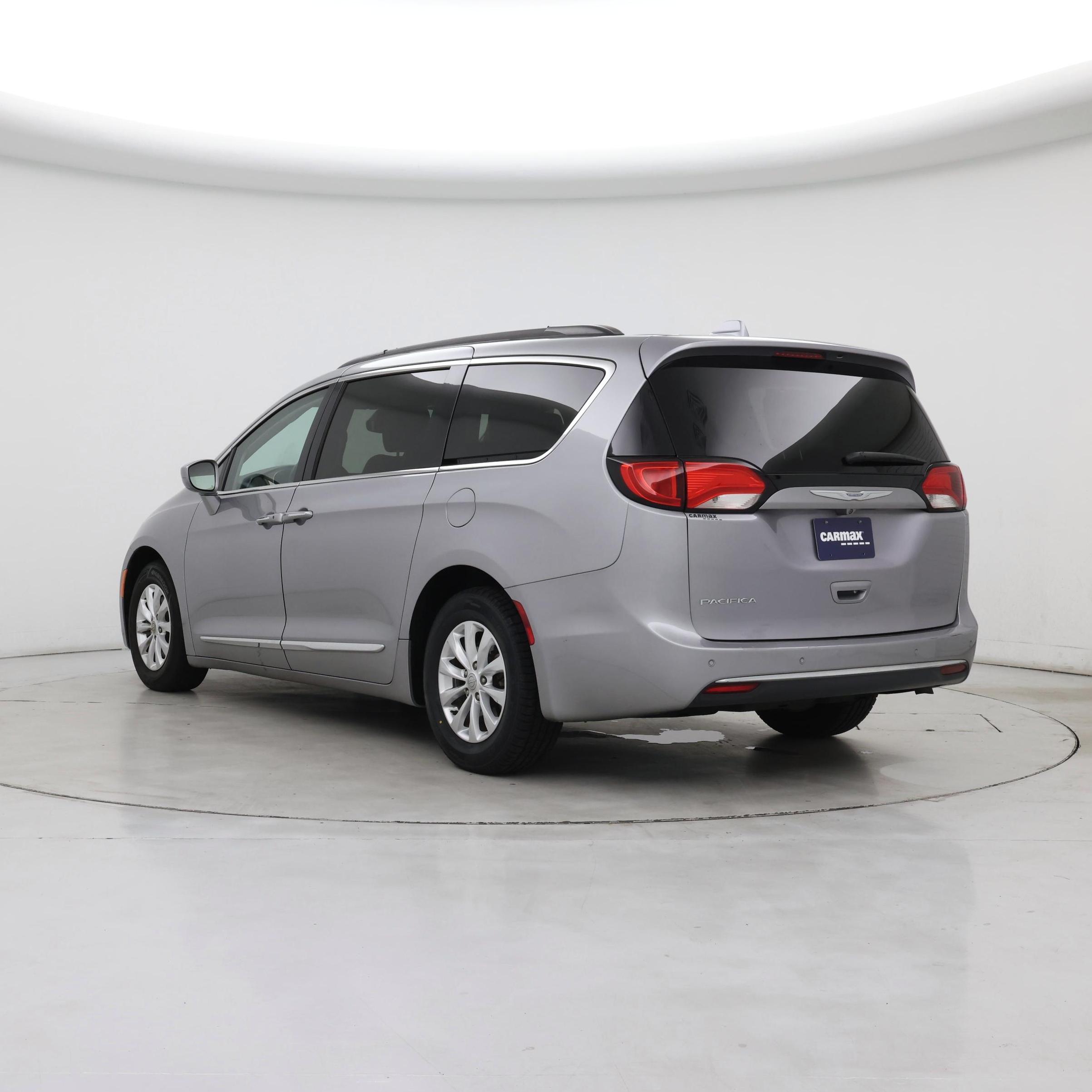 Thumbnail: 2017 Chrysler Pacifica - 2