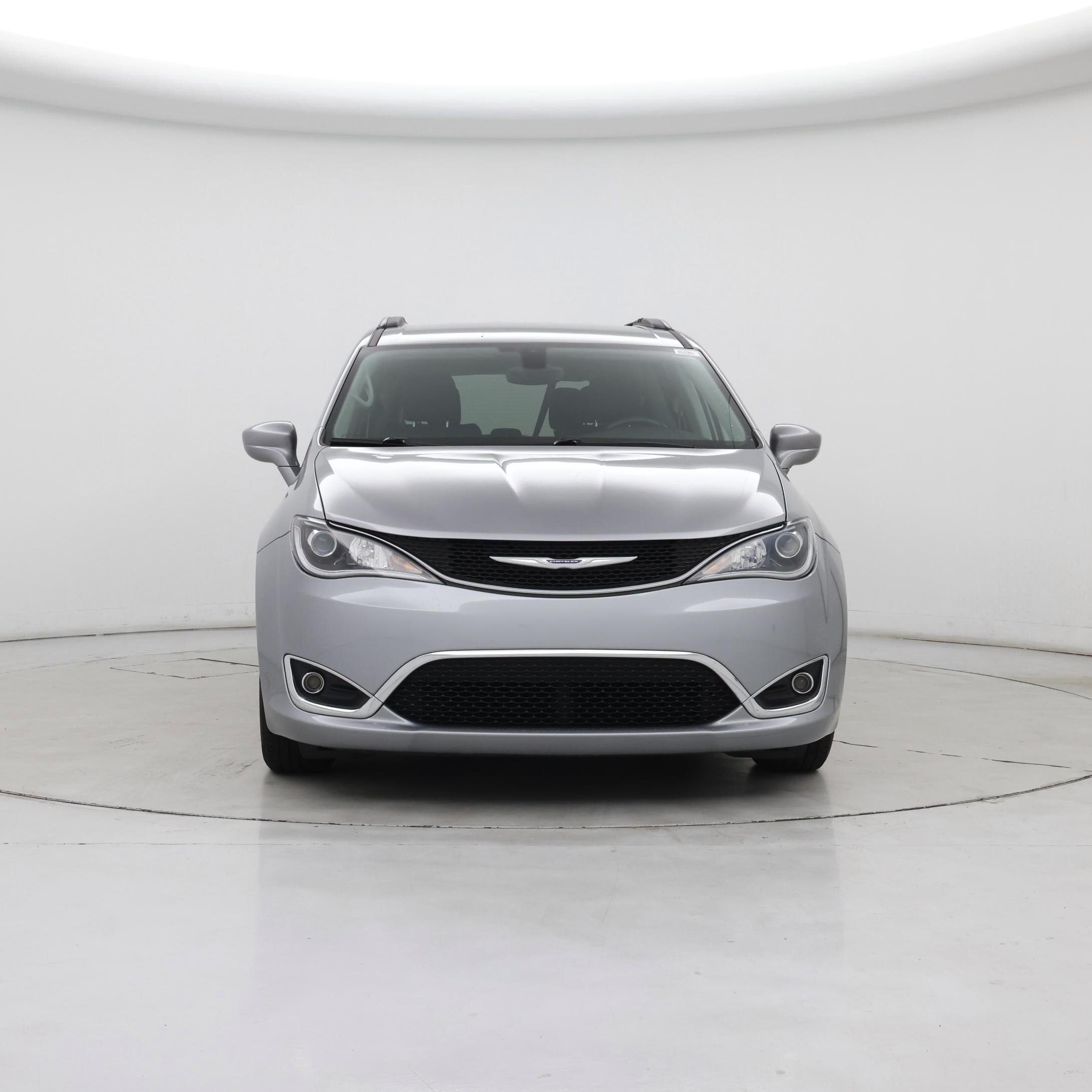 Thumbnail: 2017 Chrysler Pacifica - 5