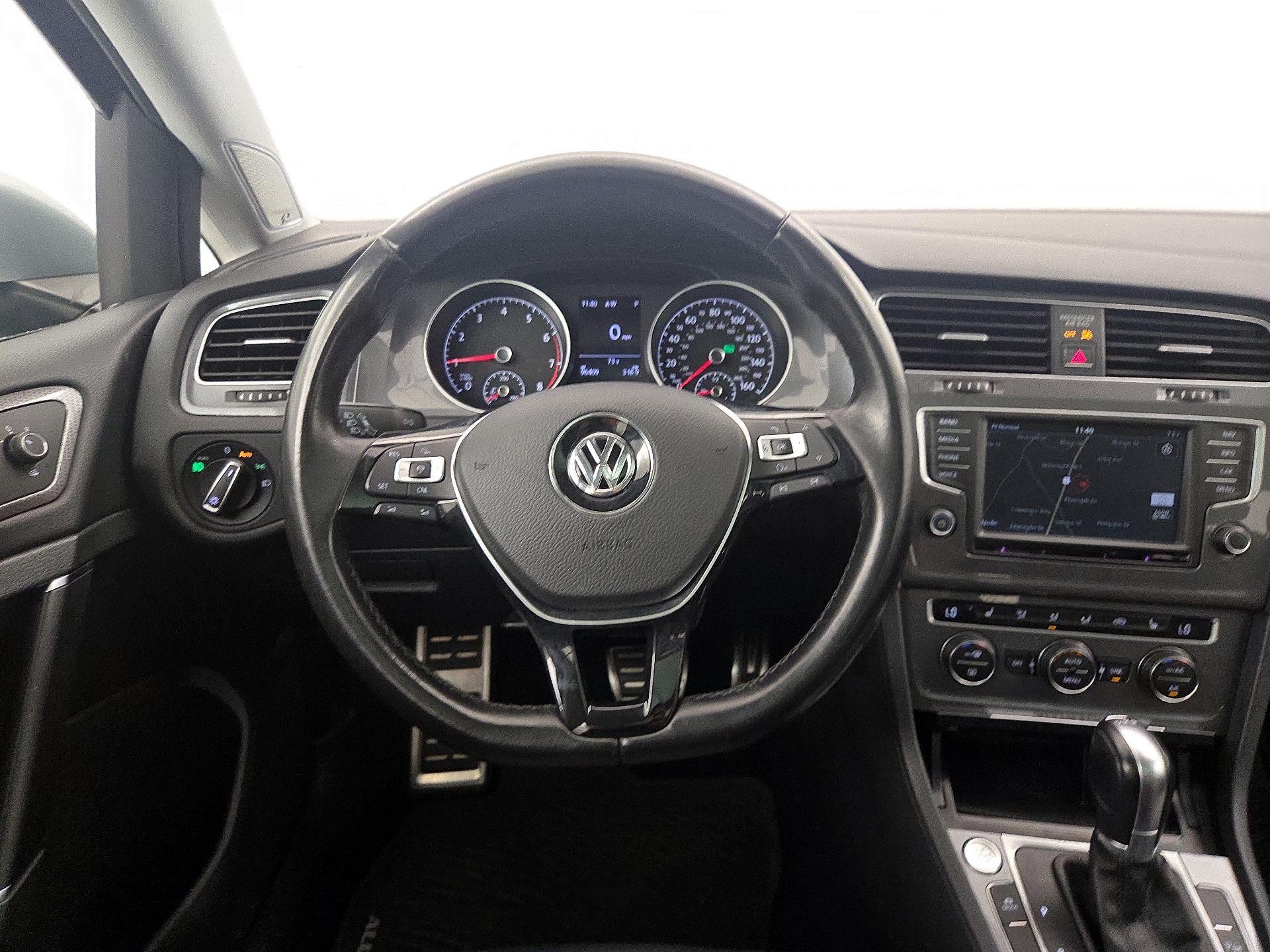 Thumbnail: 2017 Volkswagen Golf - 10