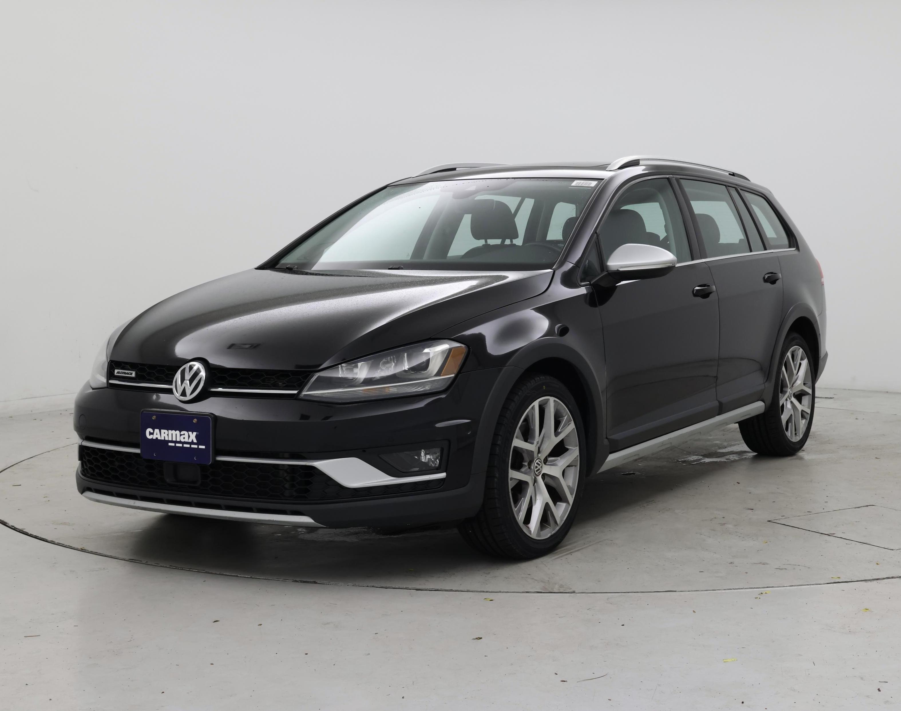 Thumbnail: 2017 Volkswagen Golf - 4