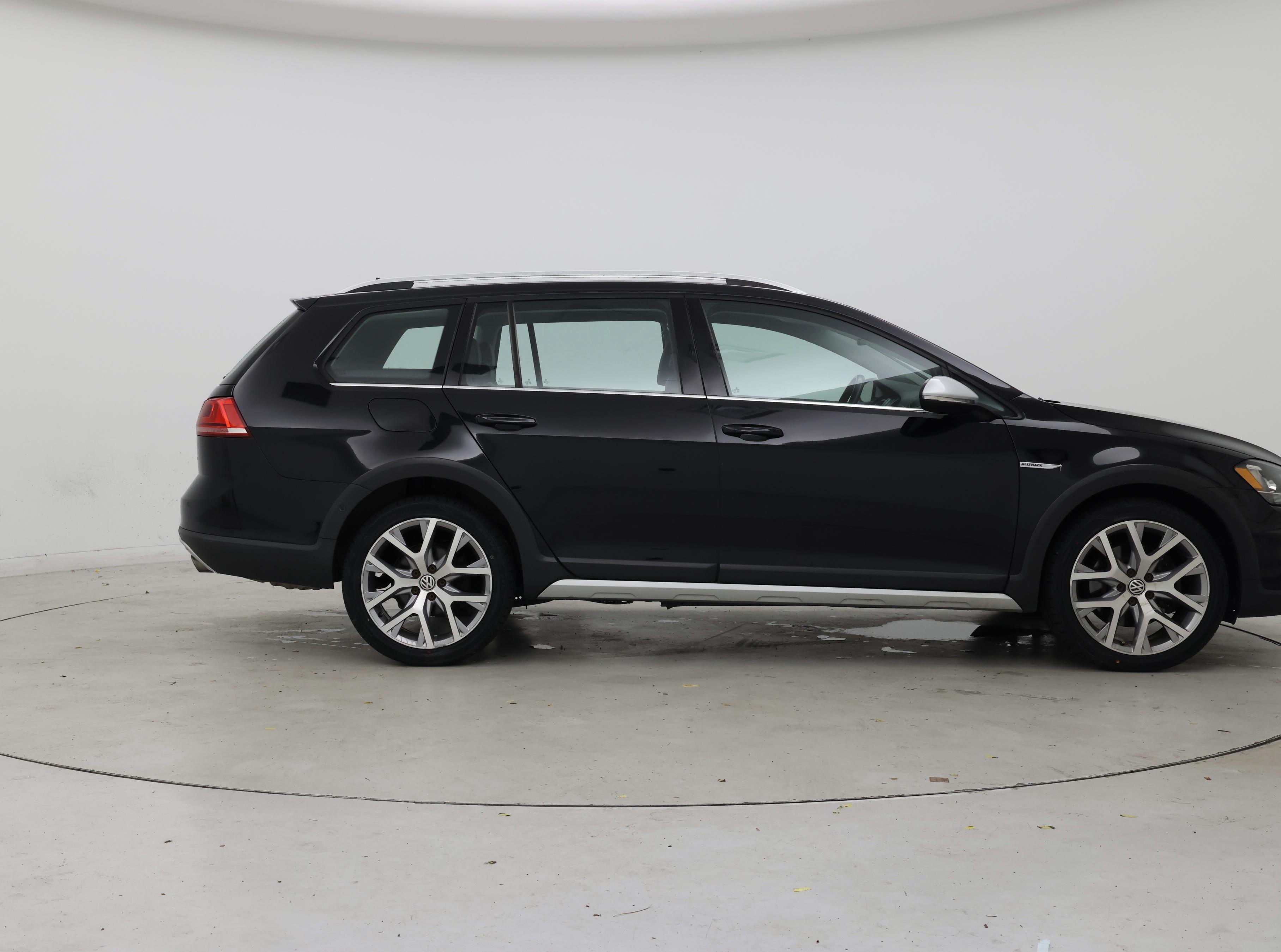 Thumbnail: 2017 Volkswagen Golf - 7