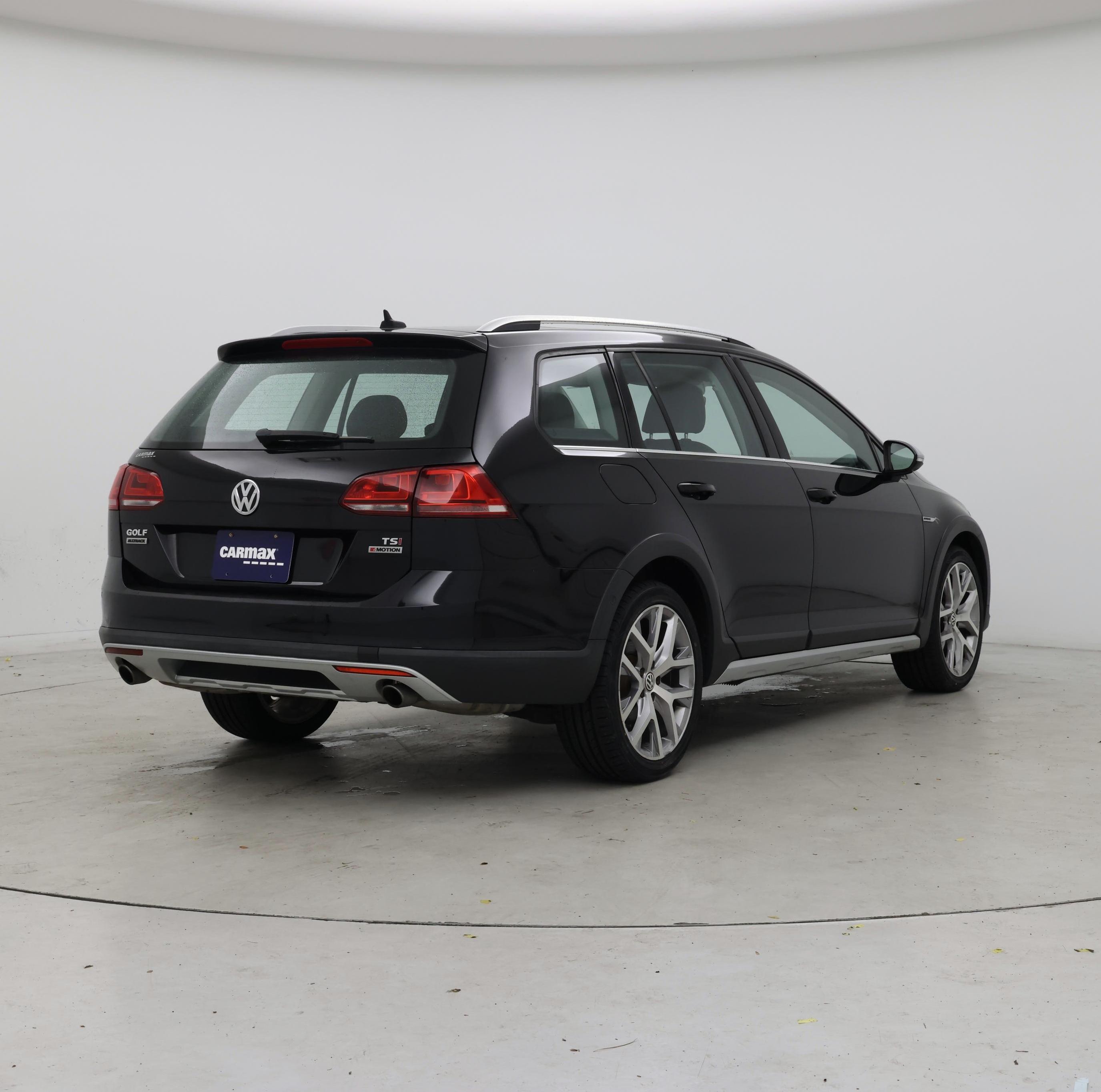 Thumbnail: 2017 Volkswagen Golf - 8