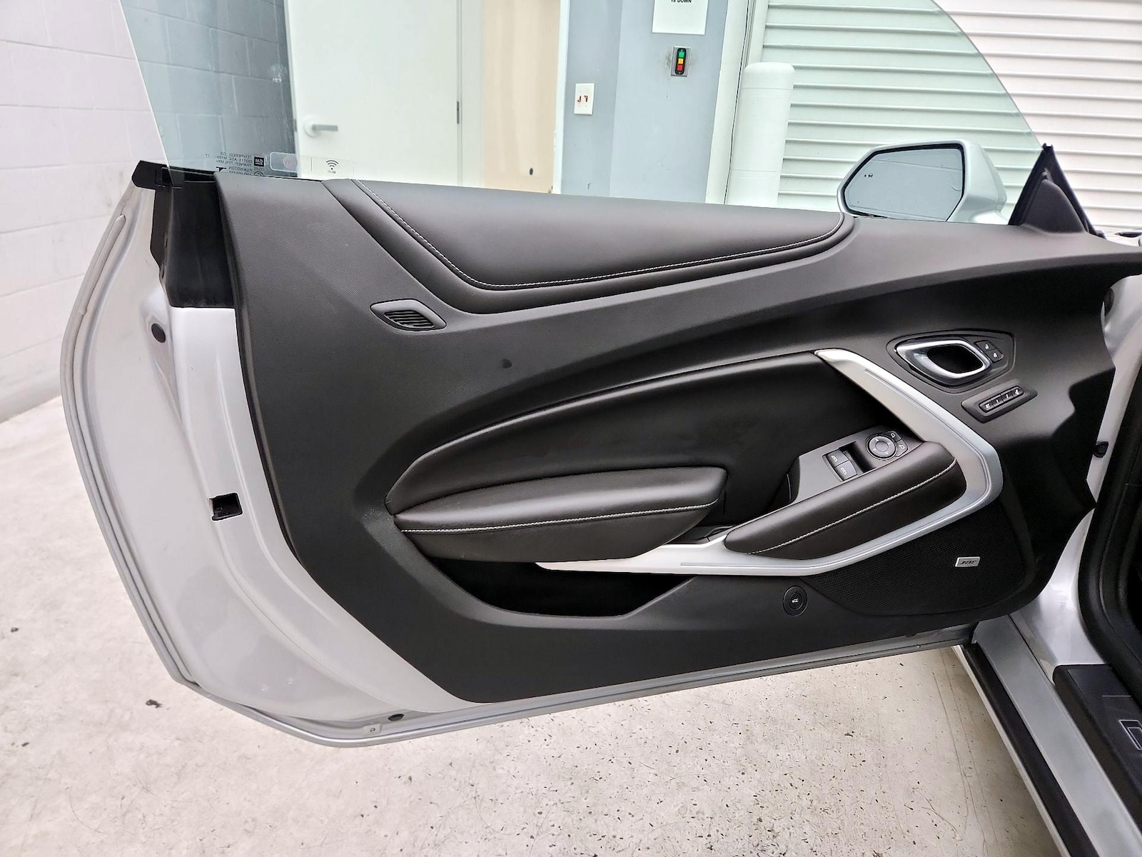 2018 Chevrolet Camaro 2SS - Photo 13