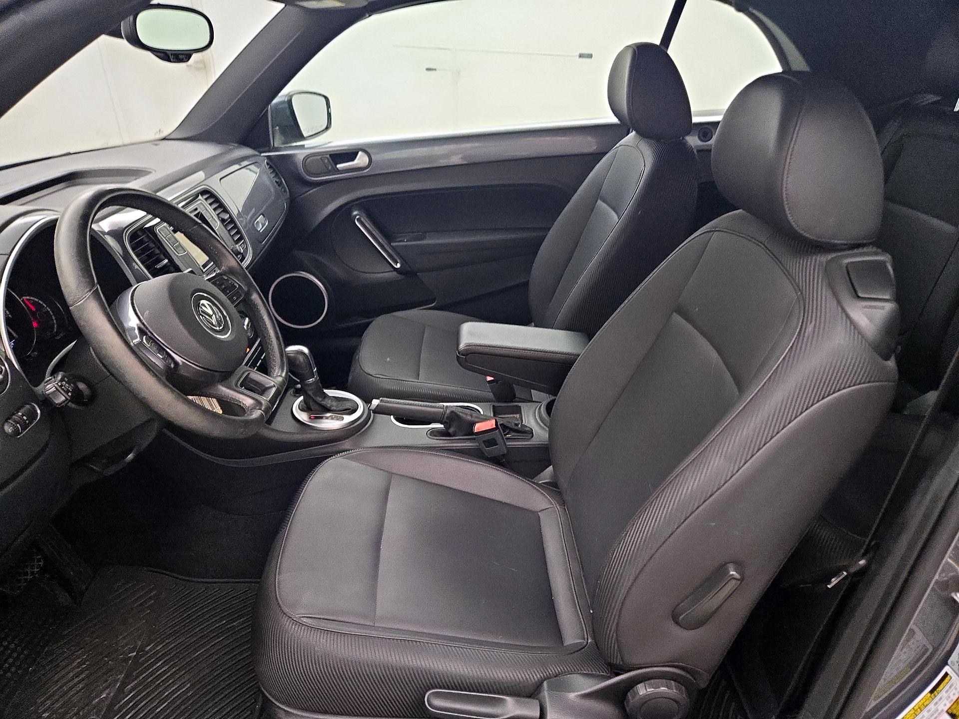 Thumbnail: 2016 Volkswagen Beetle - 11