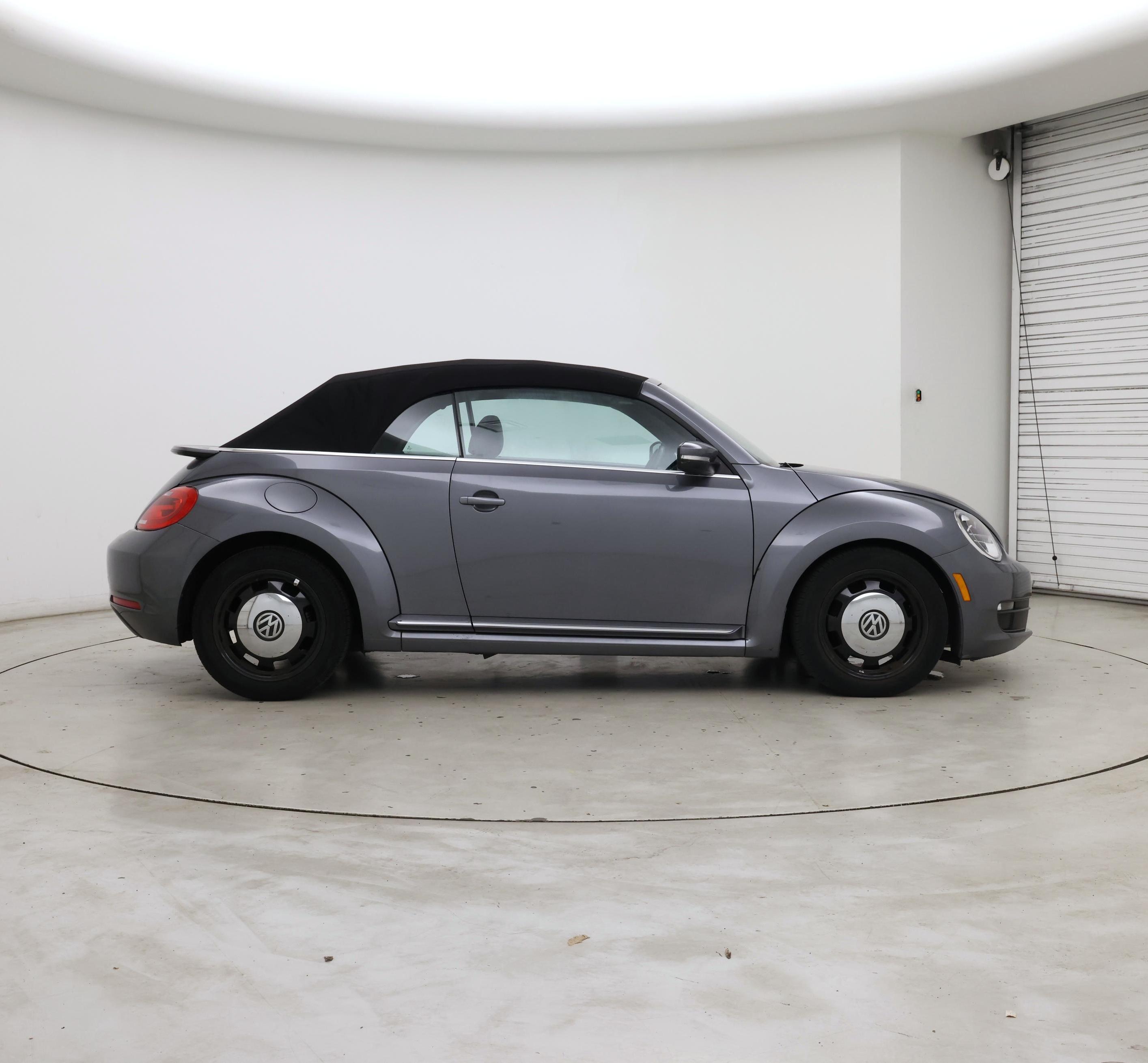 Thumbnail: 2016 Volkswagen Beetle - 7