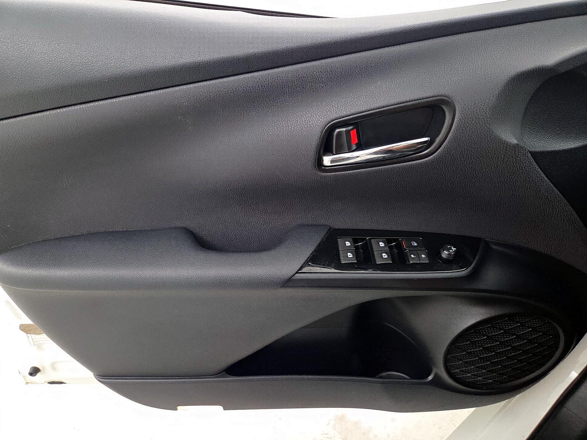 Thumbnail: 2016 Toyota Prius - 12