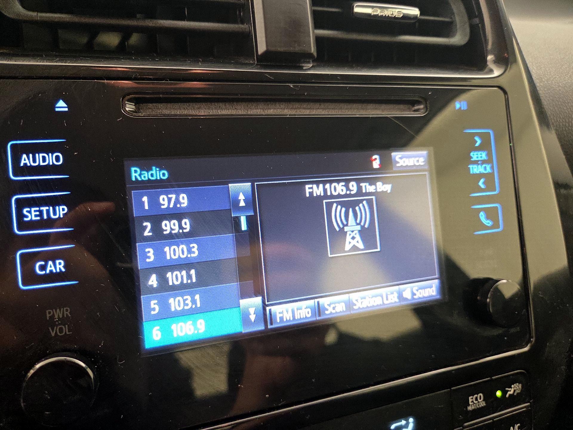 Thumbnail: 2016 Toyota Prius - 15