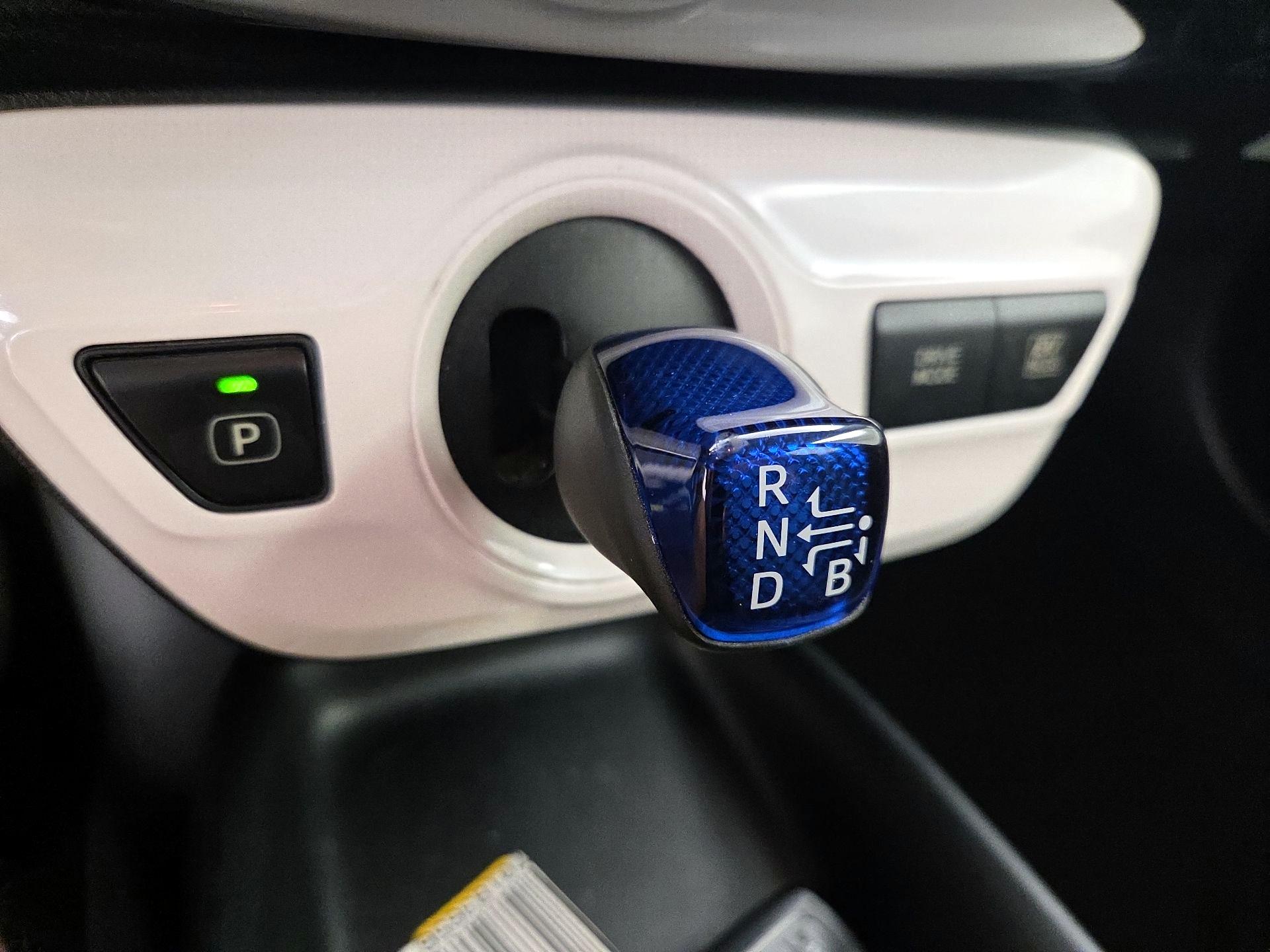 Thumbnail: 2016 Toyota Prius - 17