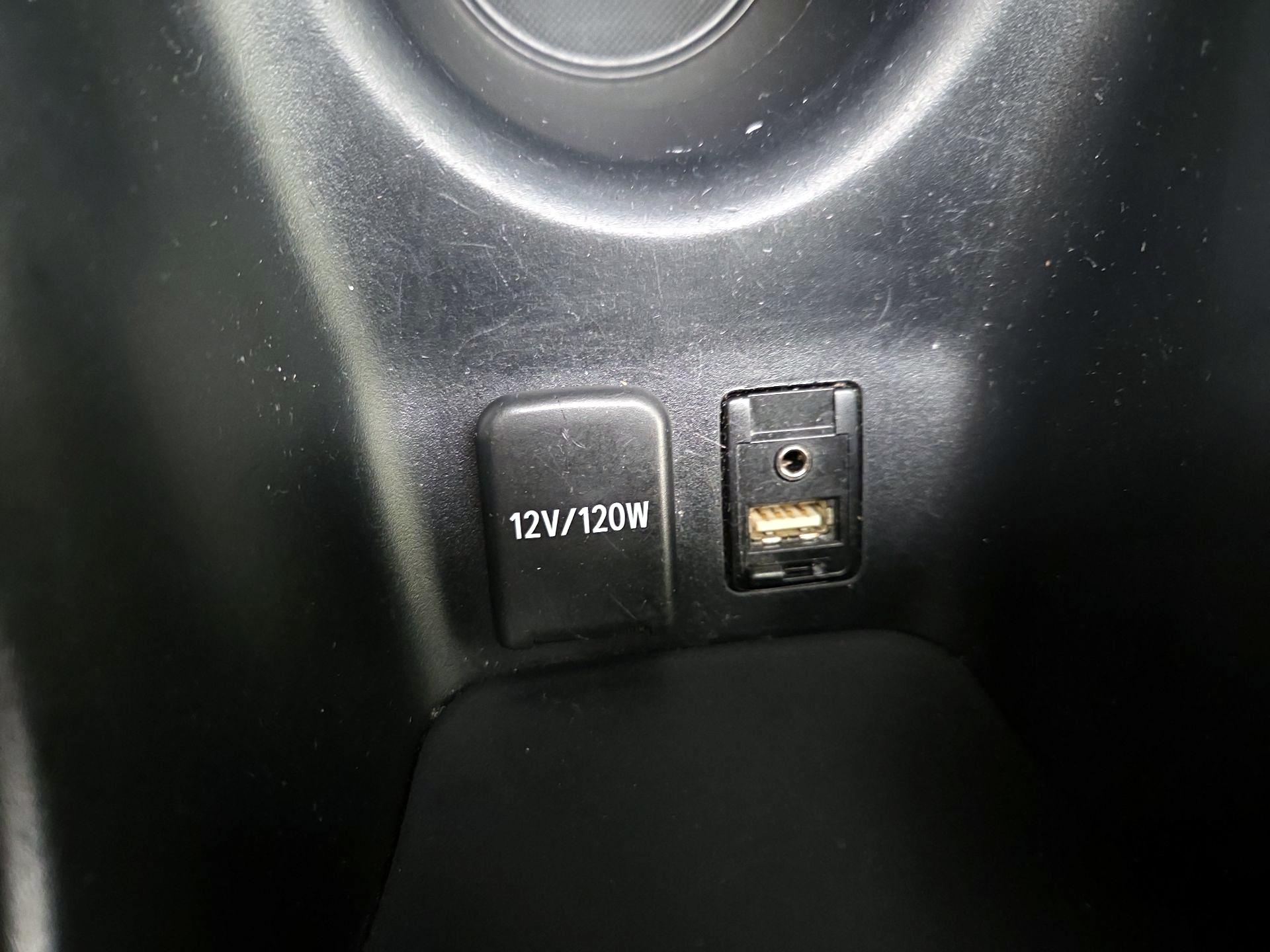 Thumbnail: 2016 Toyota Prius - 18