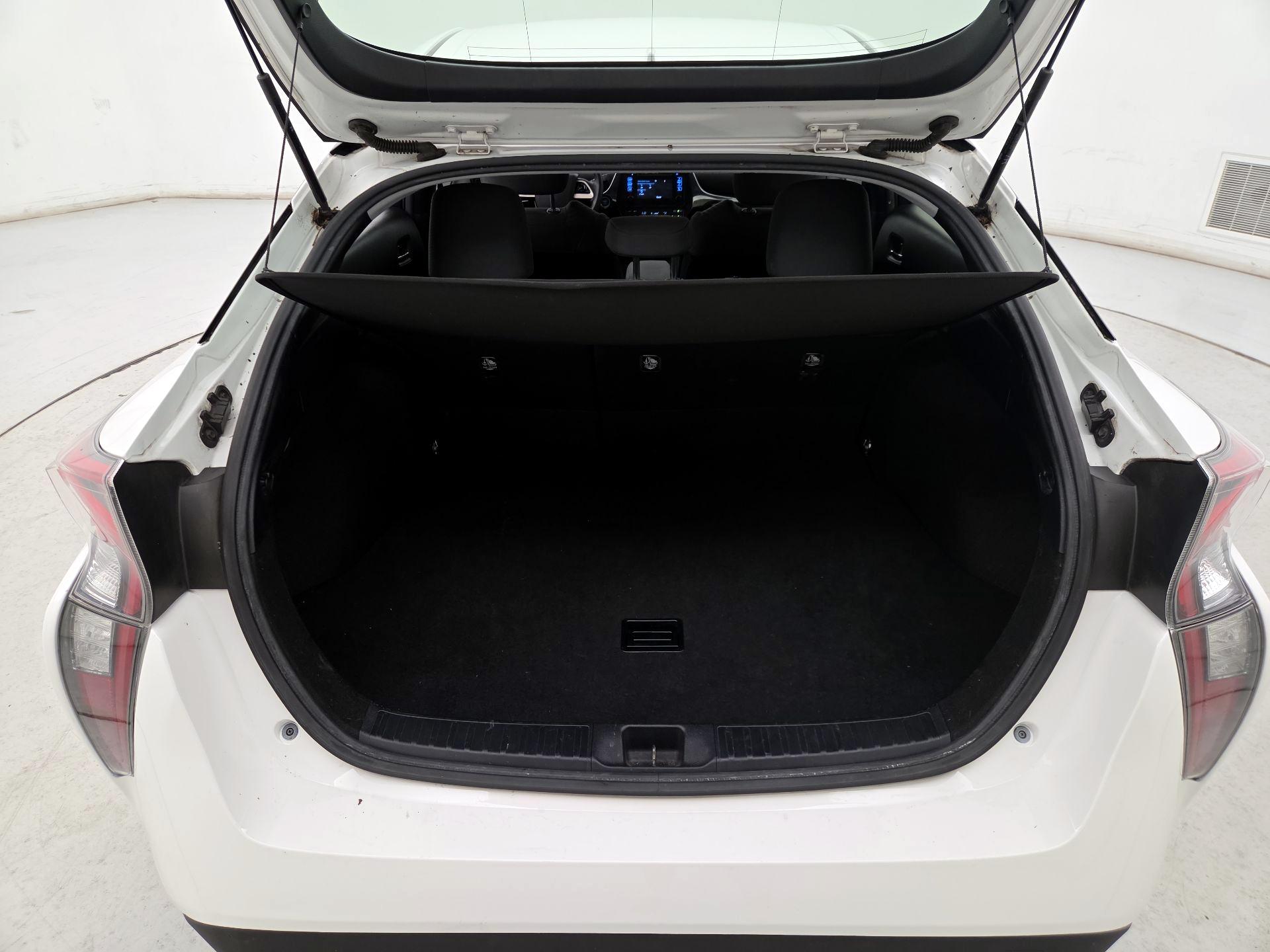 Thumbnail: 2016 Toyota Prius - 20