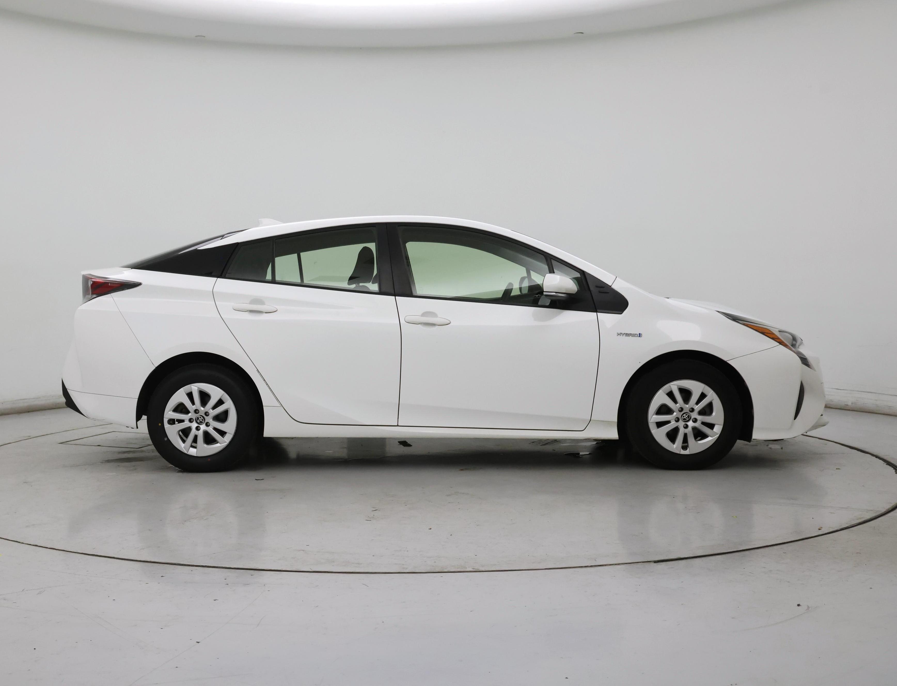 Thumbnail: 2016 Toyota Prius - 7