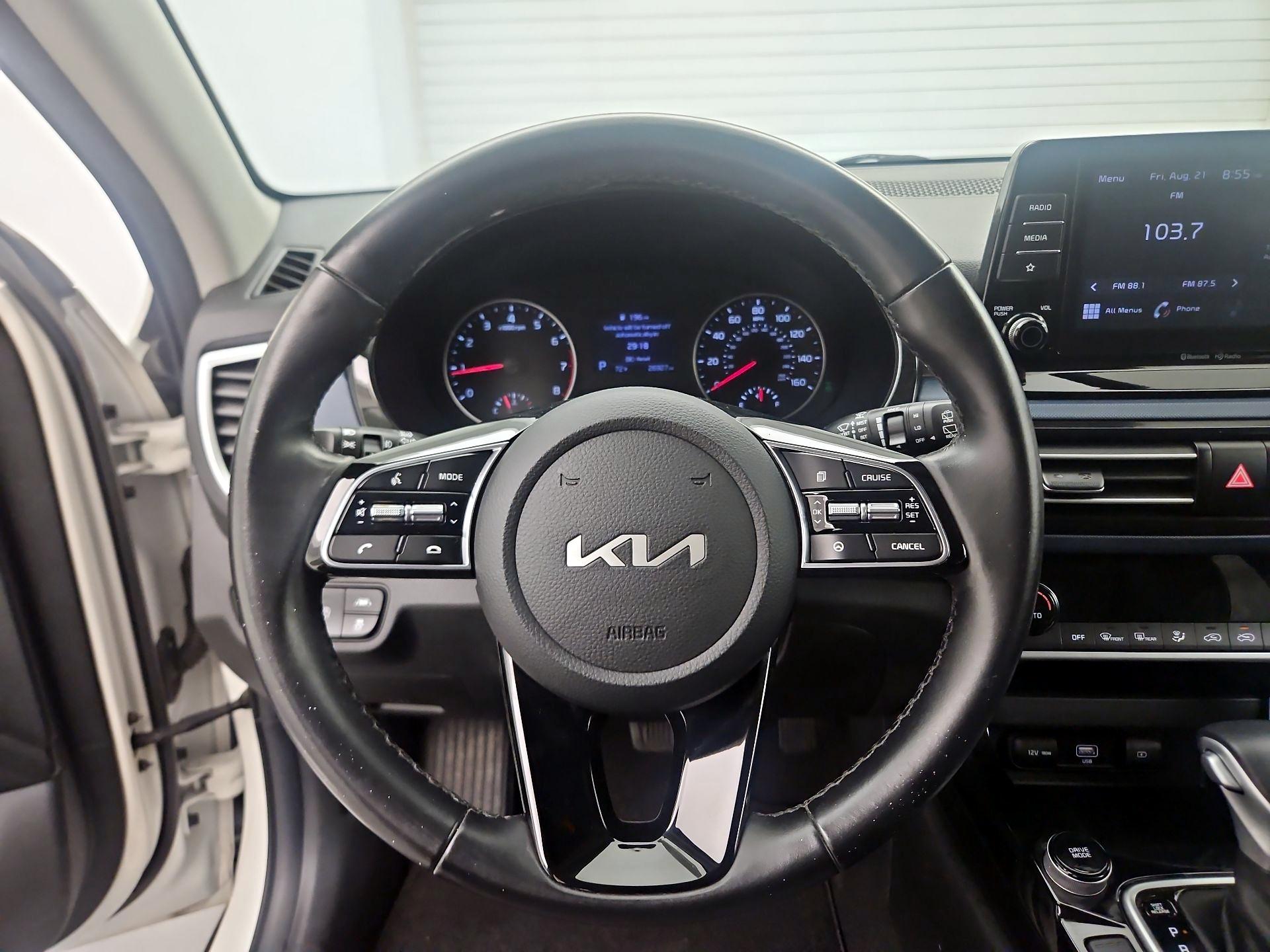 Thumbnail: 2023 Kia Seltos - 10