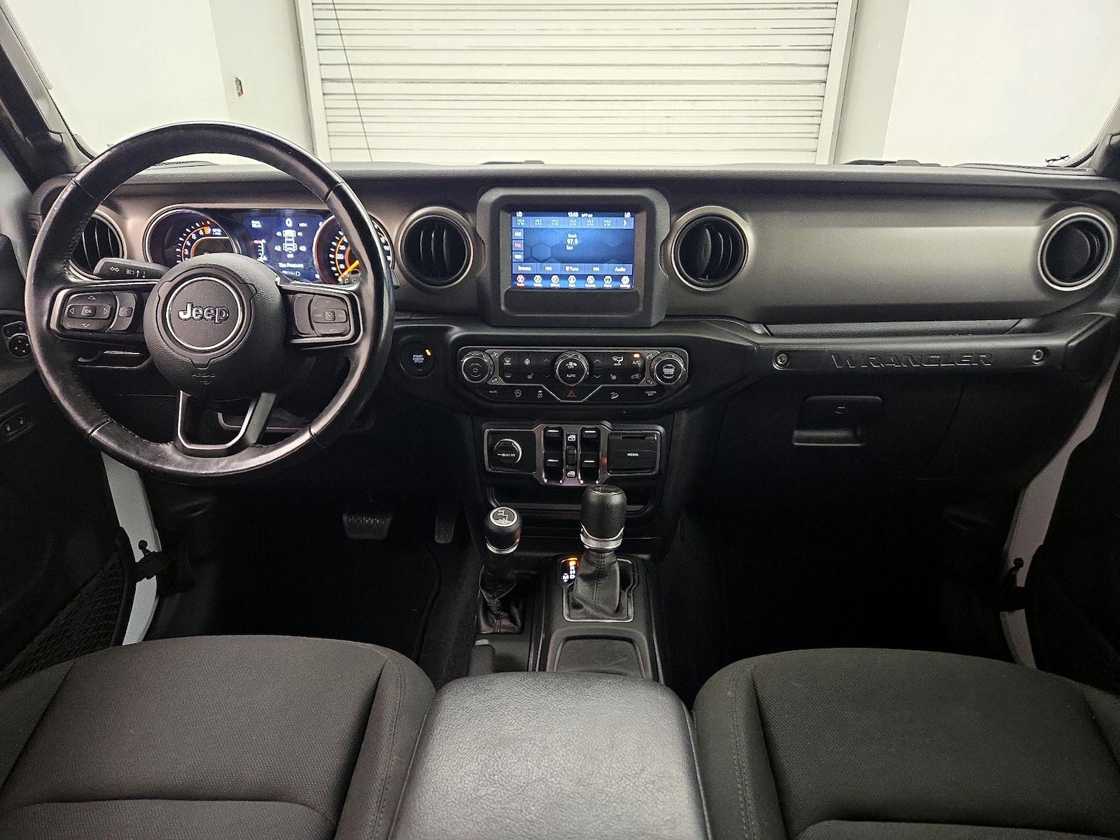 Apple CarPlay® & Android Auto™